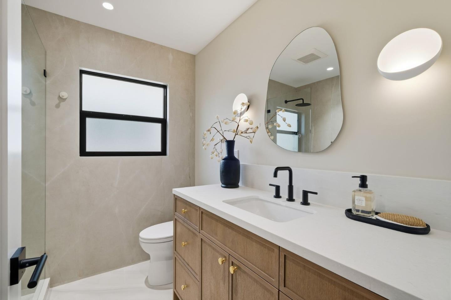 371 East Oakwood Boulevard