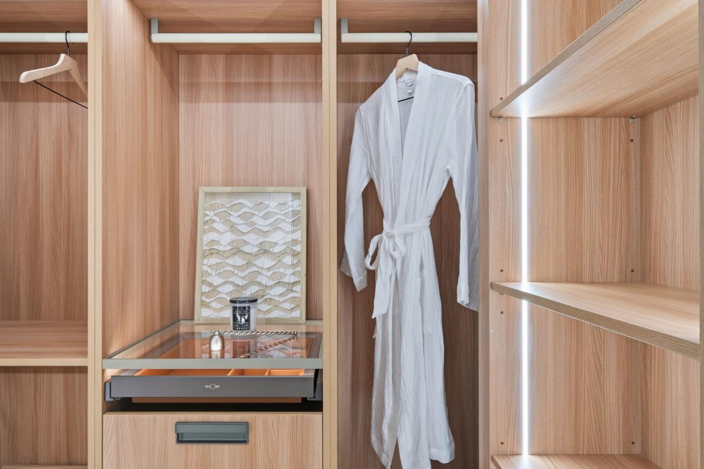 371 East Oakwood Boulevard