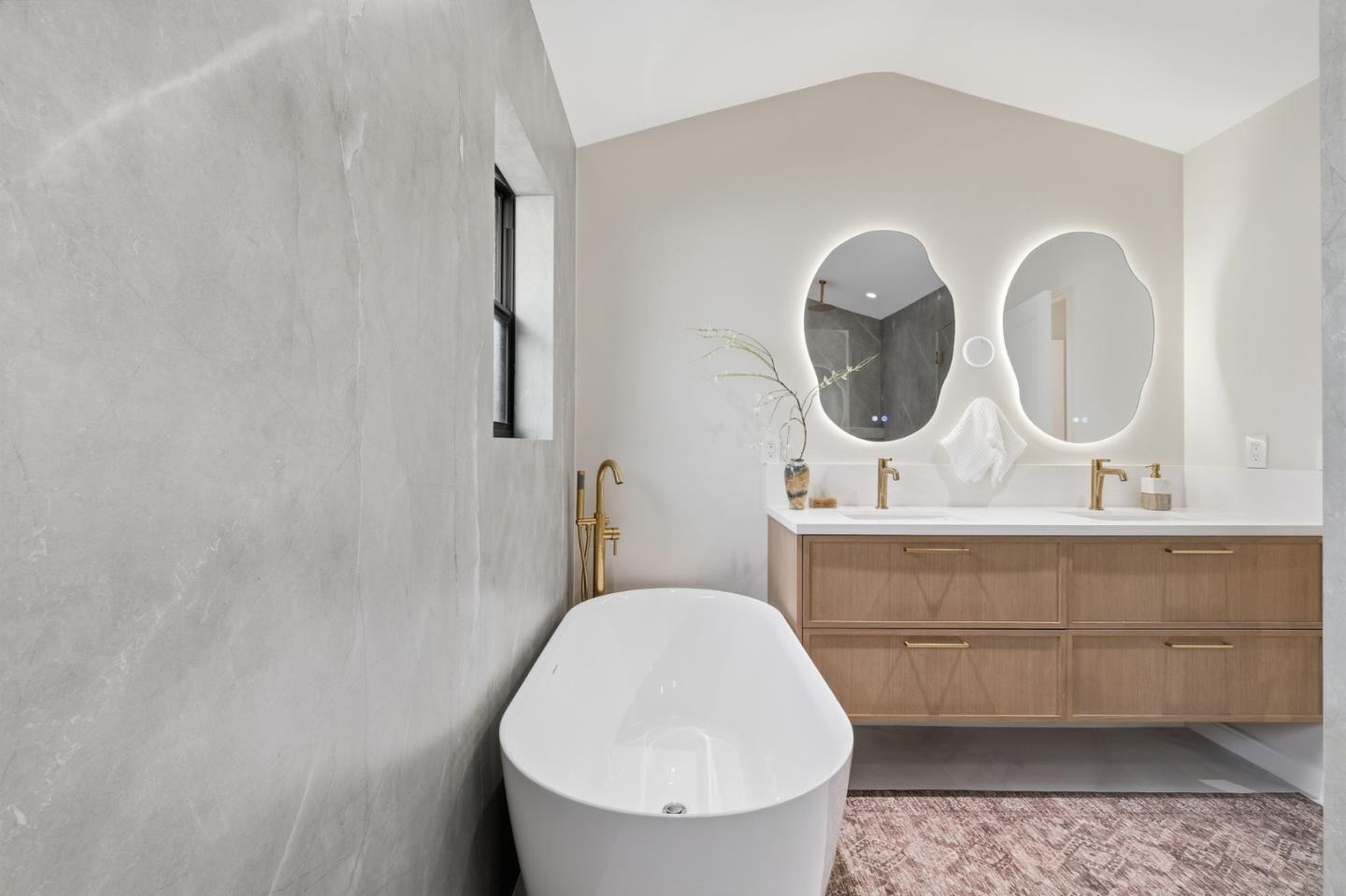 371 East Oakwood Boulevard