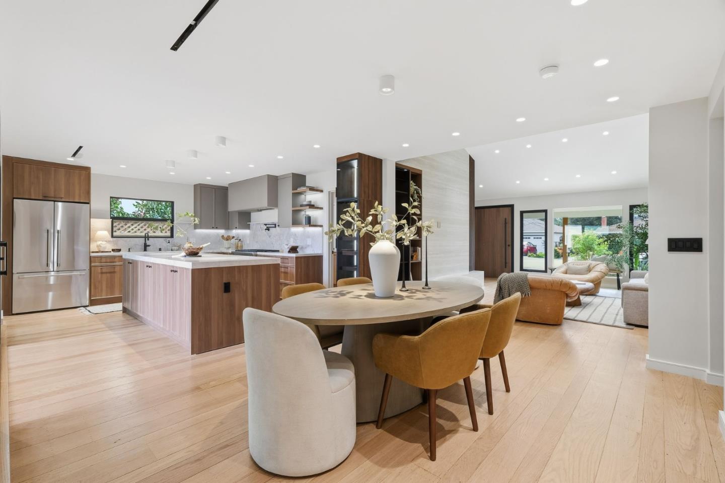 371 East Oakwood Boulevard