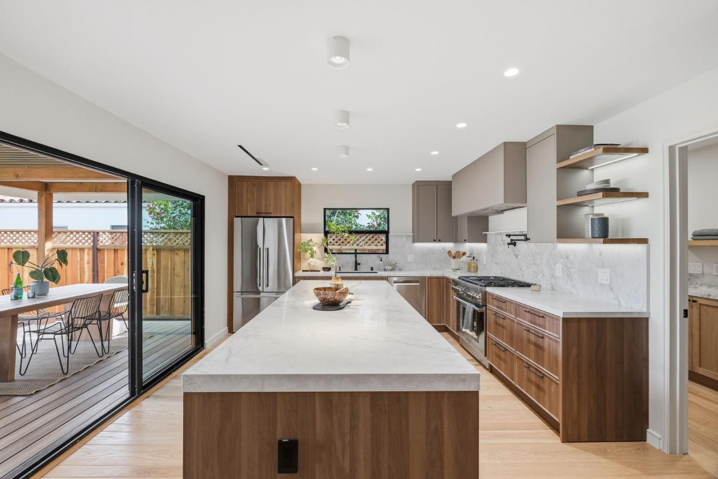 371 East Oakwood Boulevard