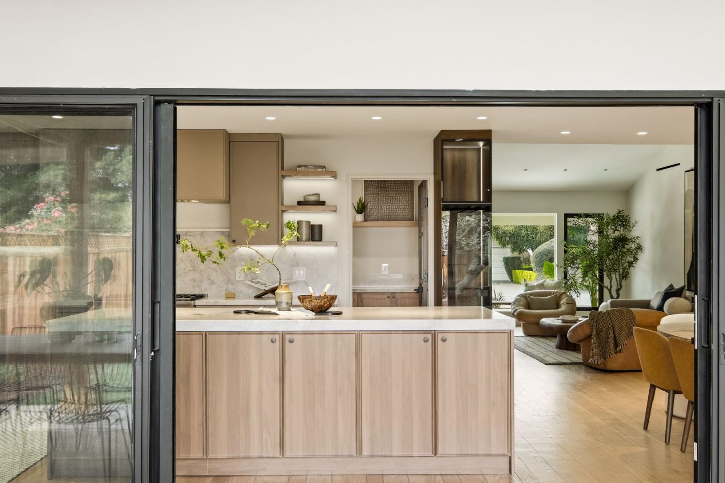 371 East Oakwood Boulevard