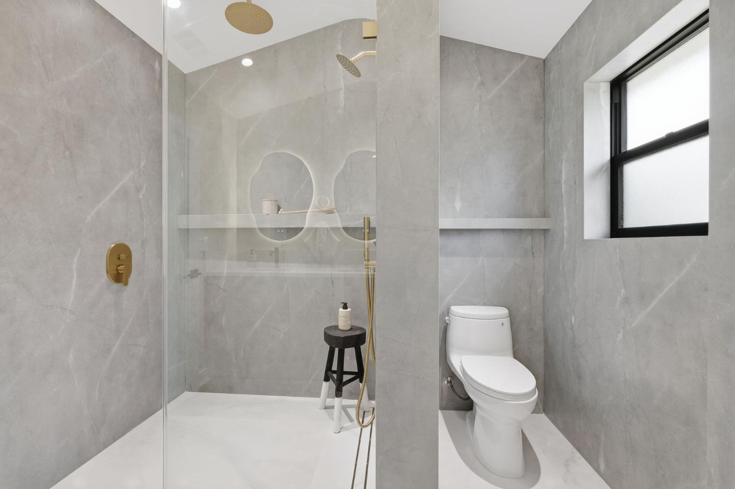 371 East Oakwood Boulevard