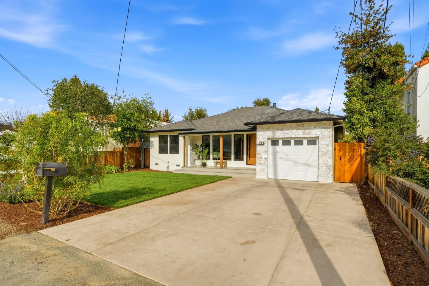 371 East Oakwood Boulevard