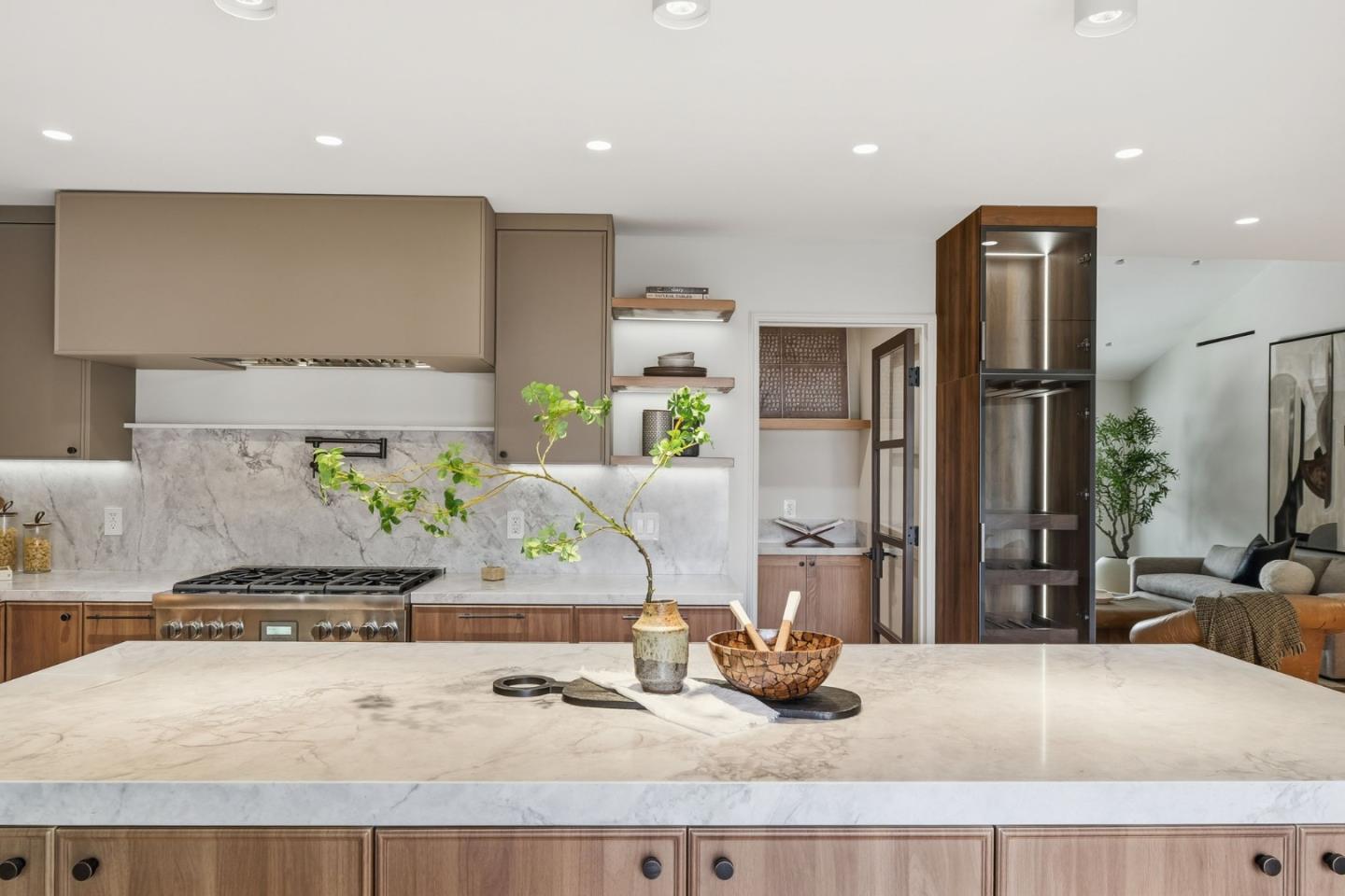 371 East Oakwood Boulevard