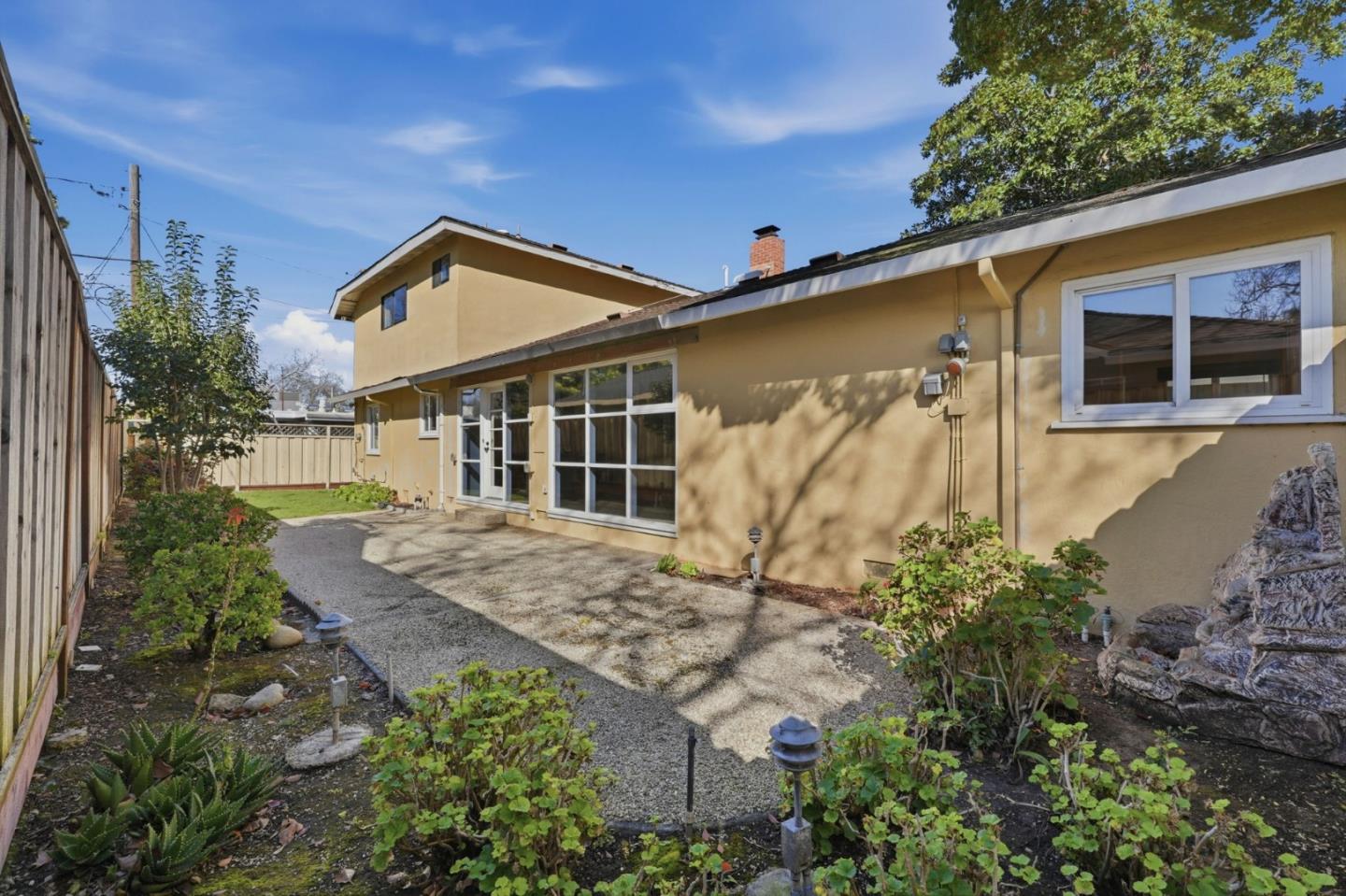 1846 Los Padres Boulevard