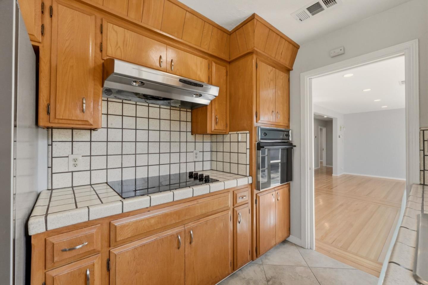 1846 Los Padres Boulevard