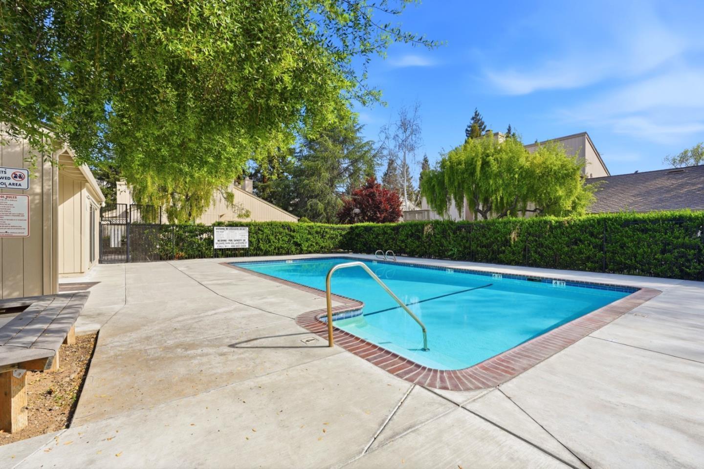 1534 Huddersfield Court