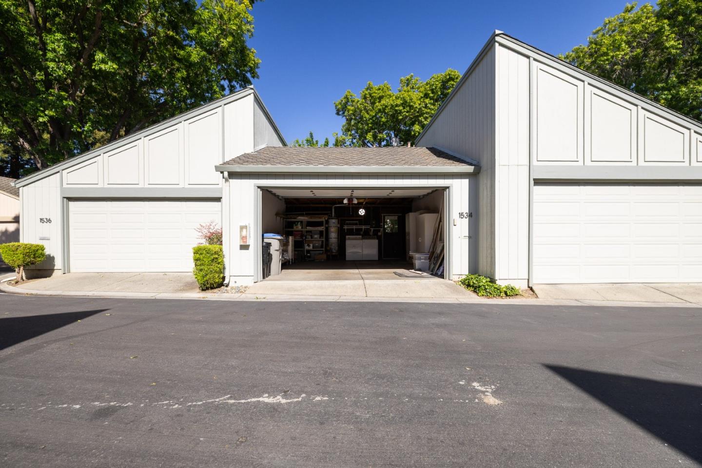 1534 Huddersfield Court