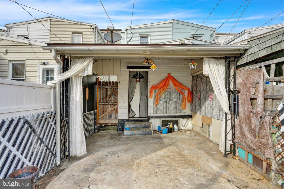 548 PIKE STREET