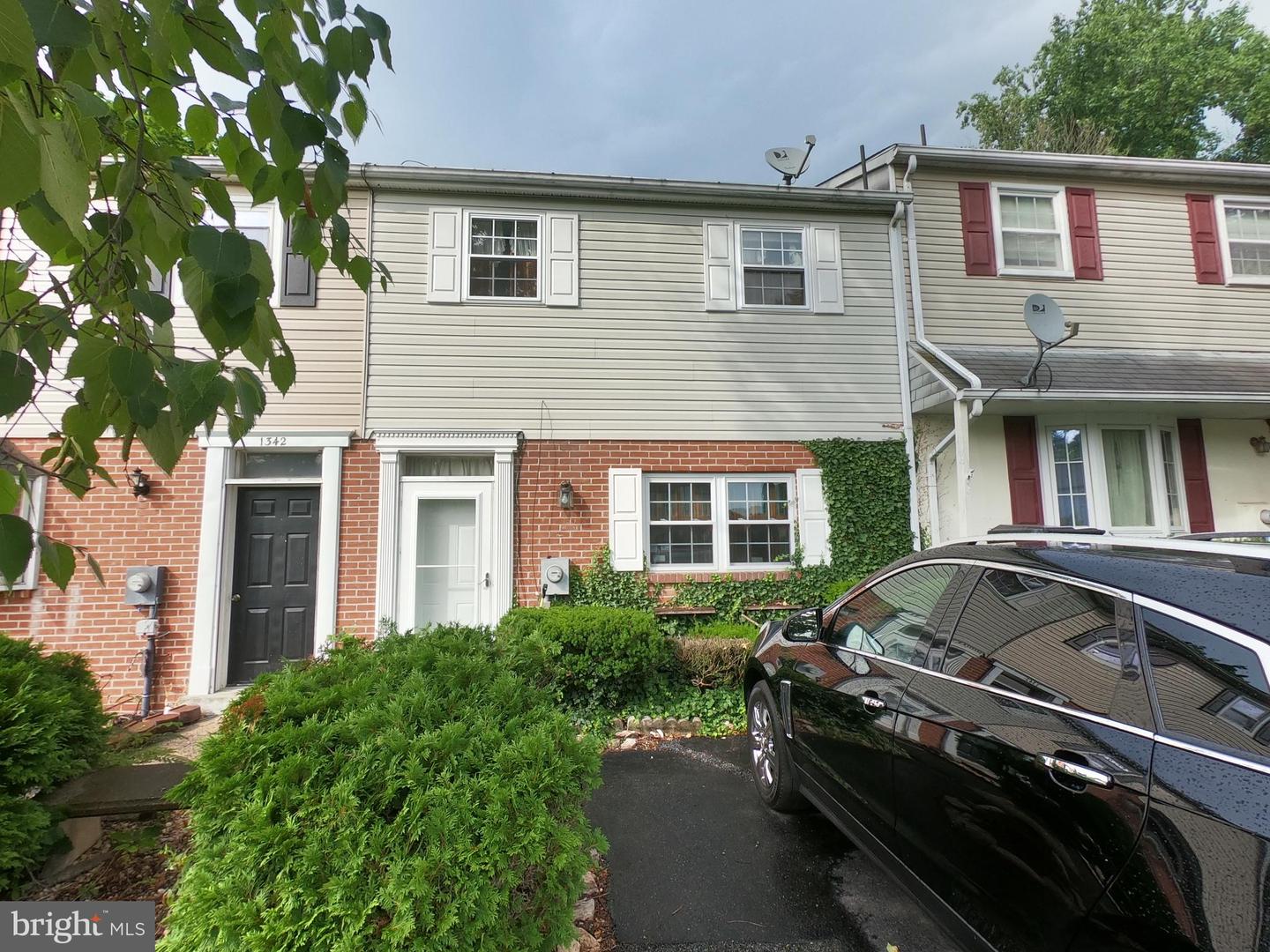 1340 FOX RUN