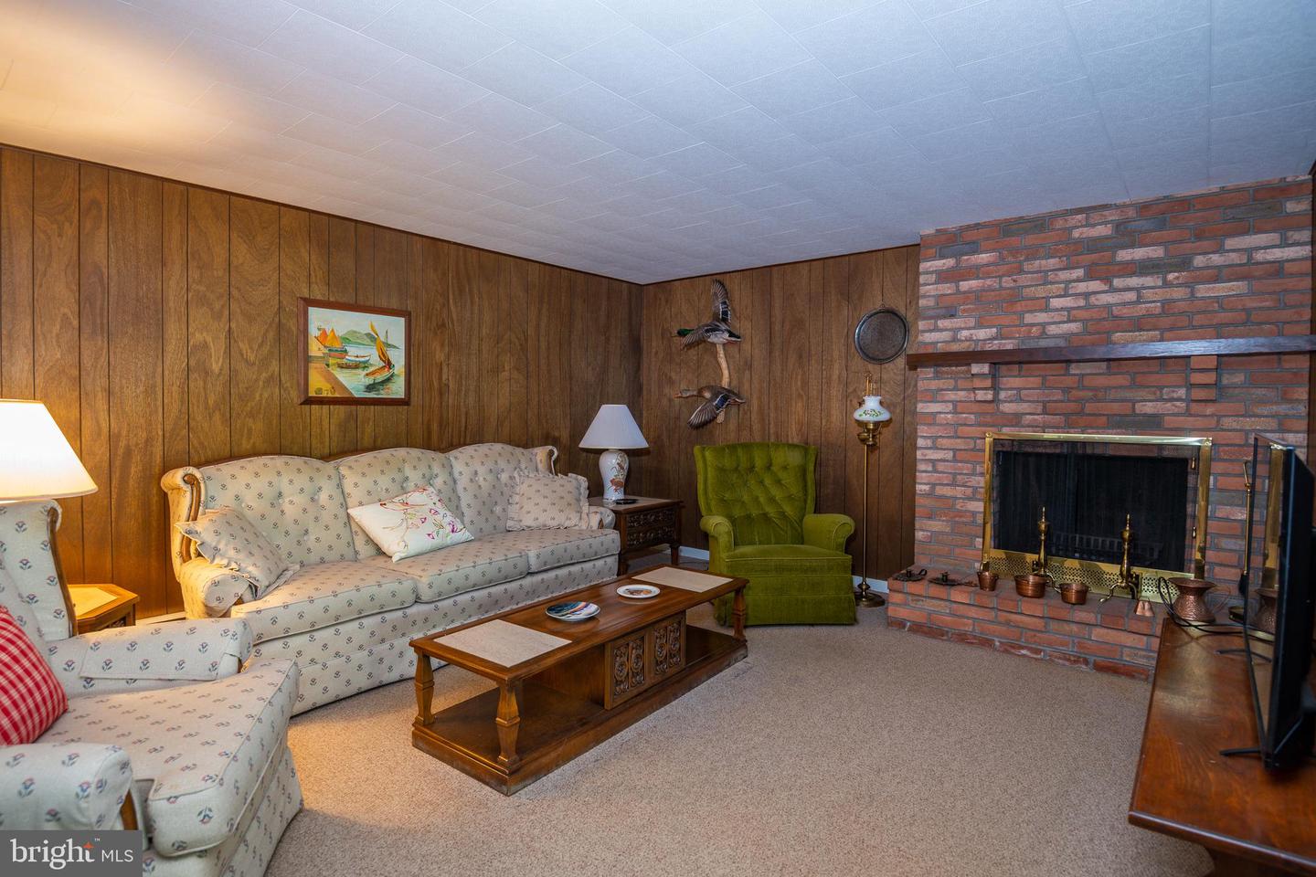 17 HEARTHSTONE DRIVE