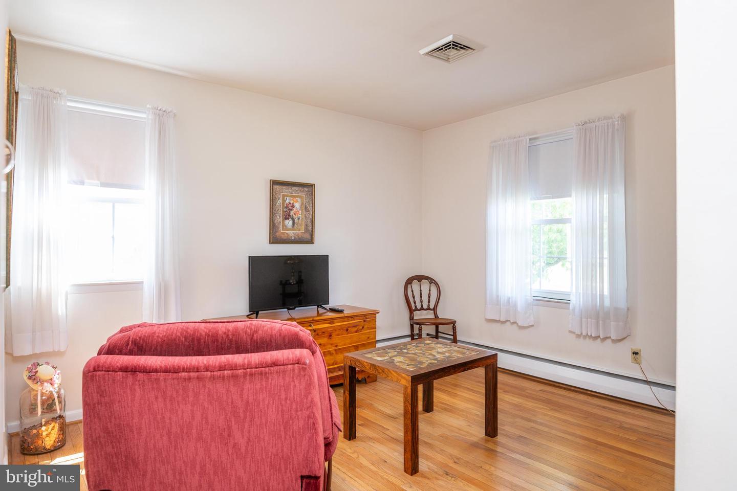 17 HEARTHSTONE DRIVE