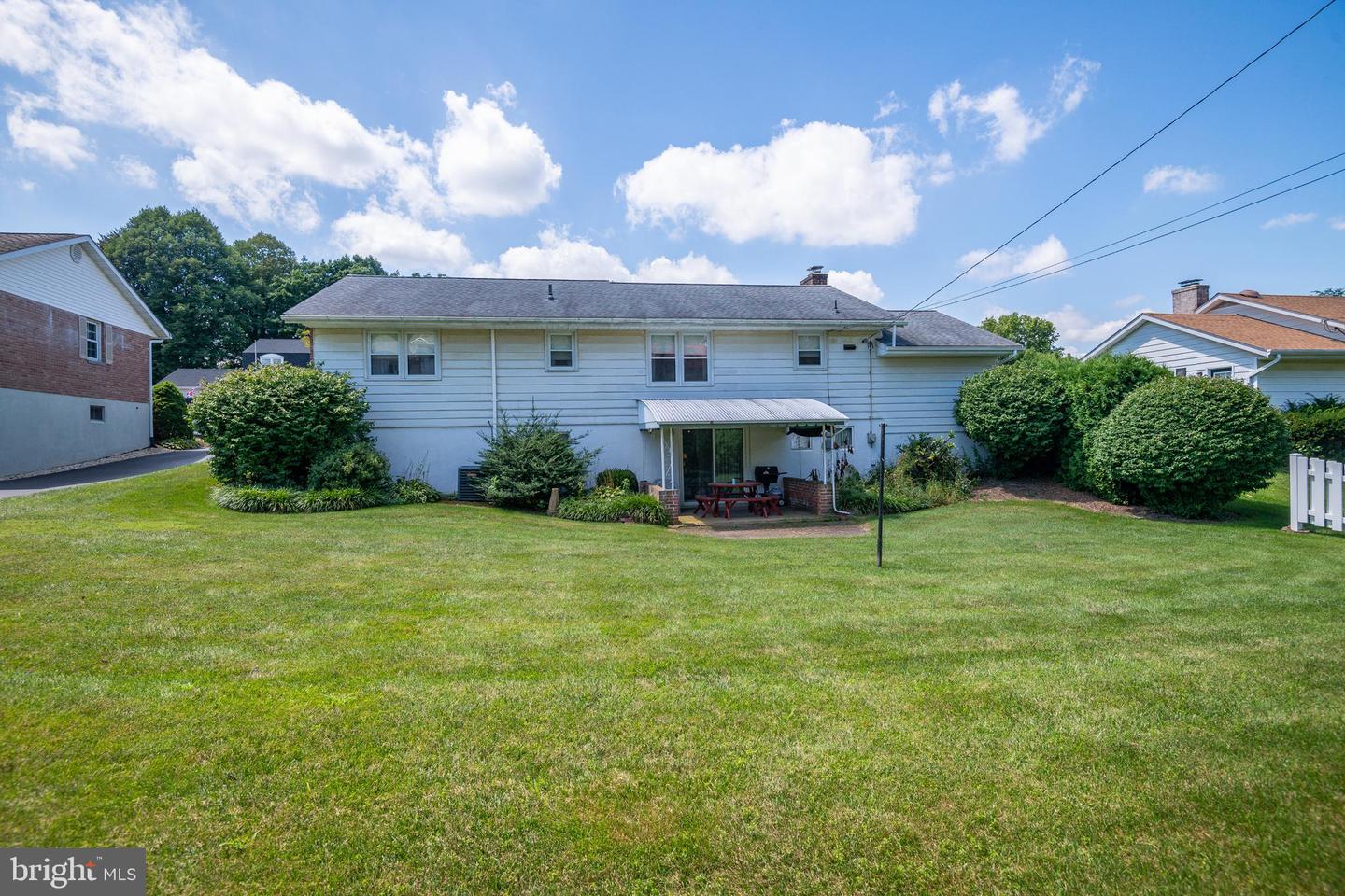 17 HEARTHSTONE DRIVE
