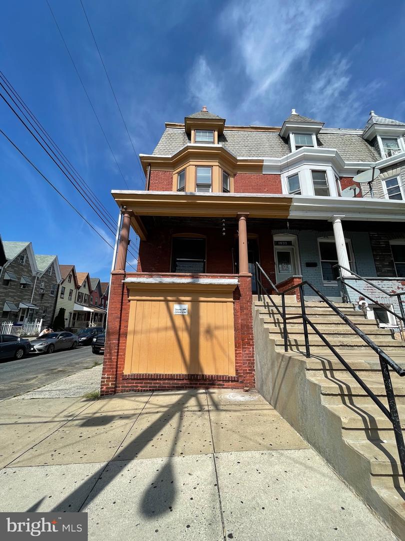 1031 MARION STREET