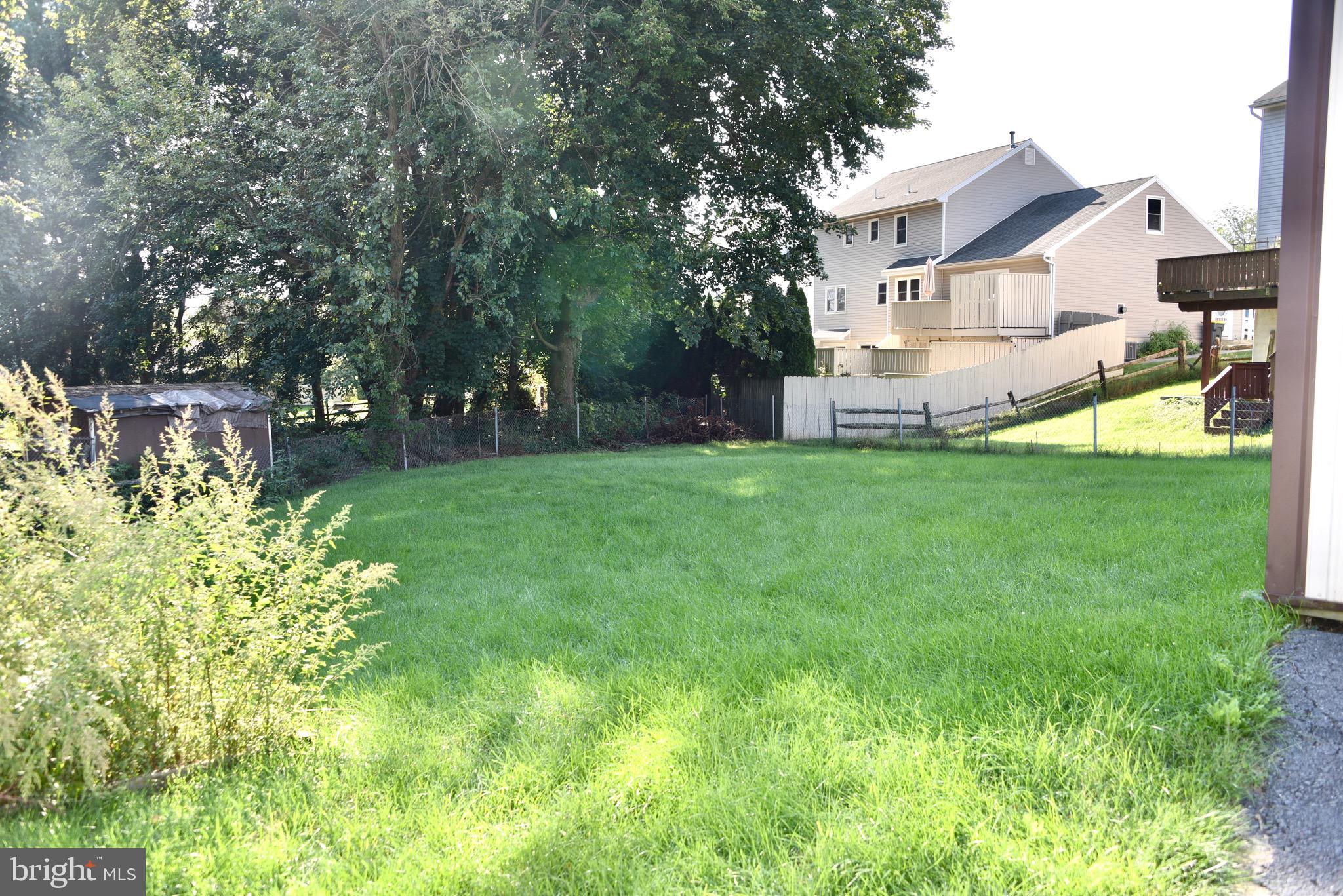 212 W Meadow AVENUE