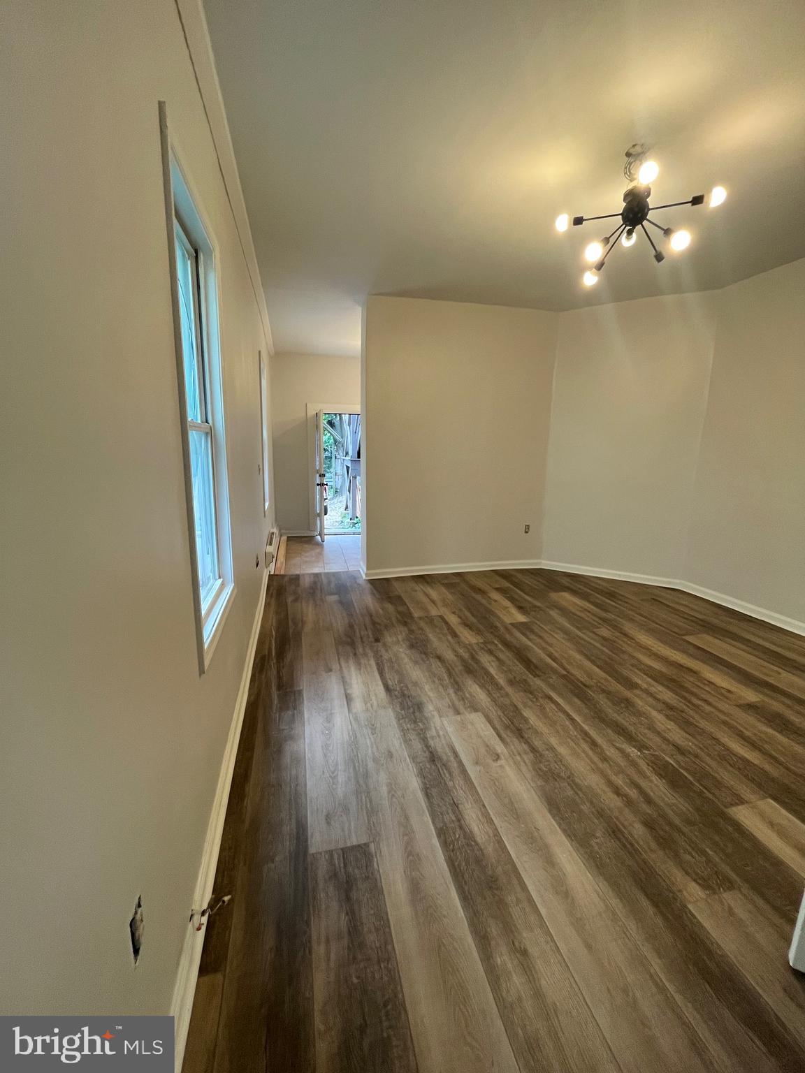327 N 6th STREET