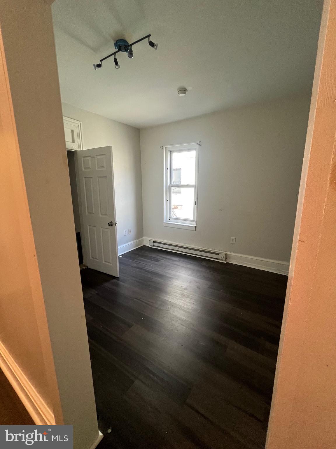 327 N 6th STREET