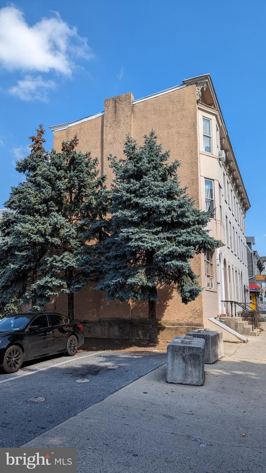 613 Walnut STREET
