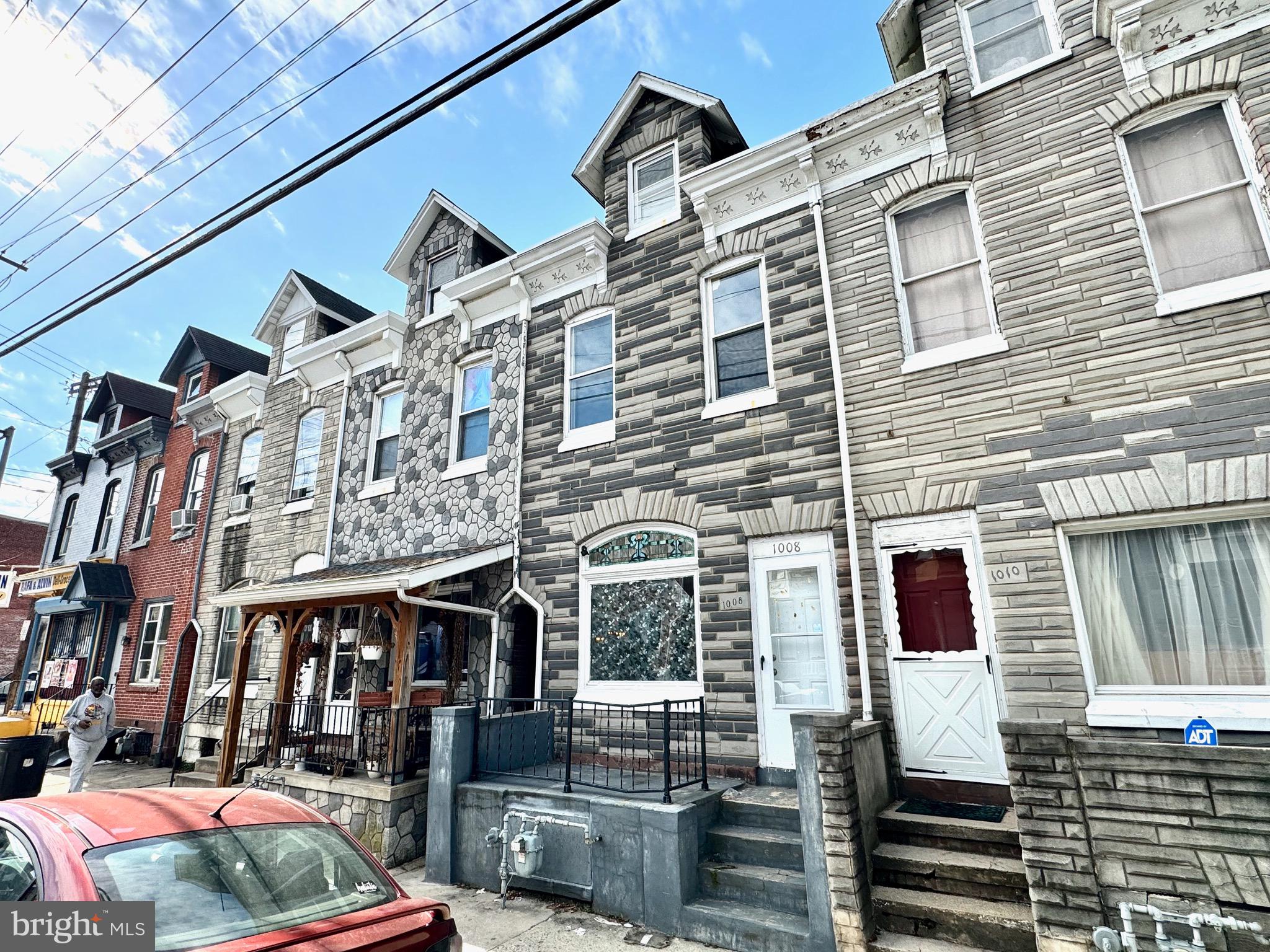 1008 N 10th St