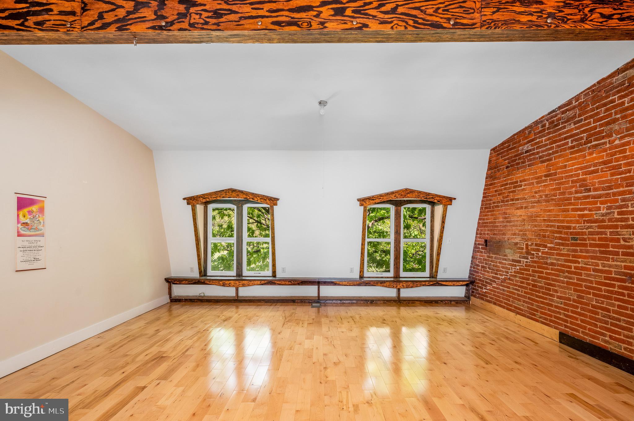 130 N 11th St