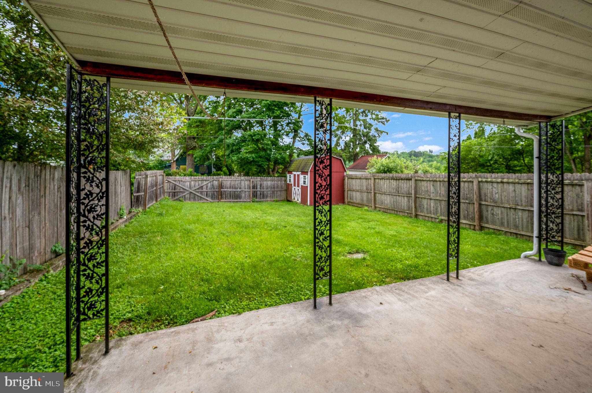 1416 Bleeker Ave