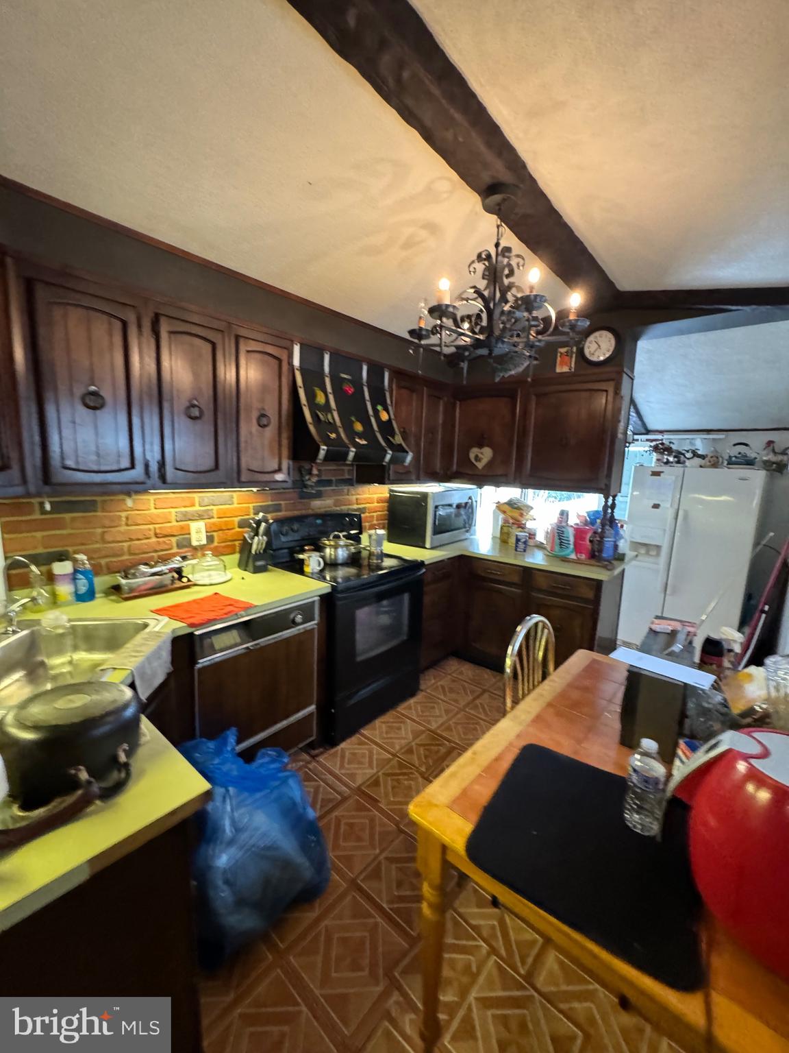 1207 Elm St