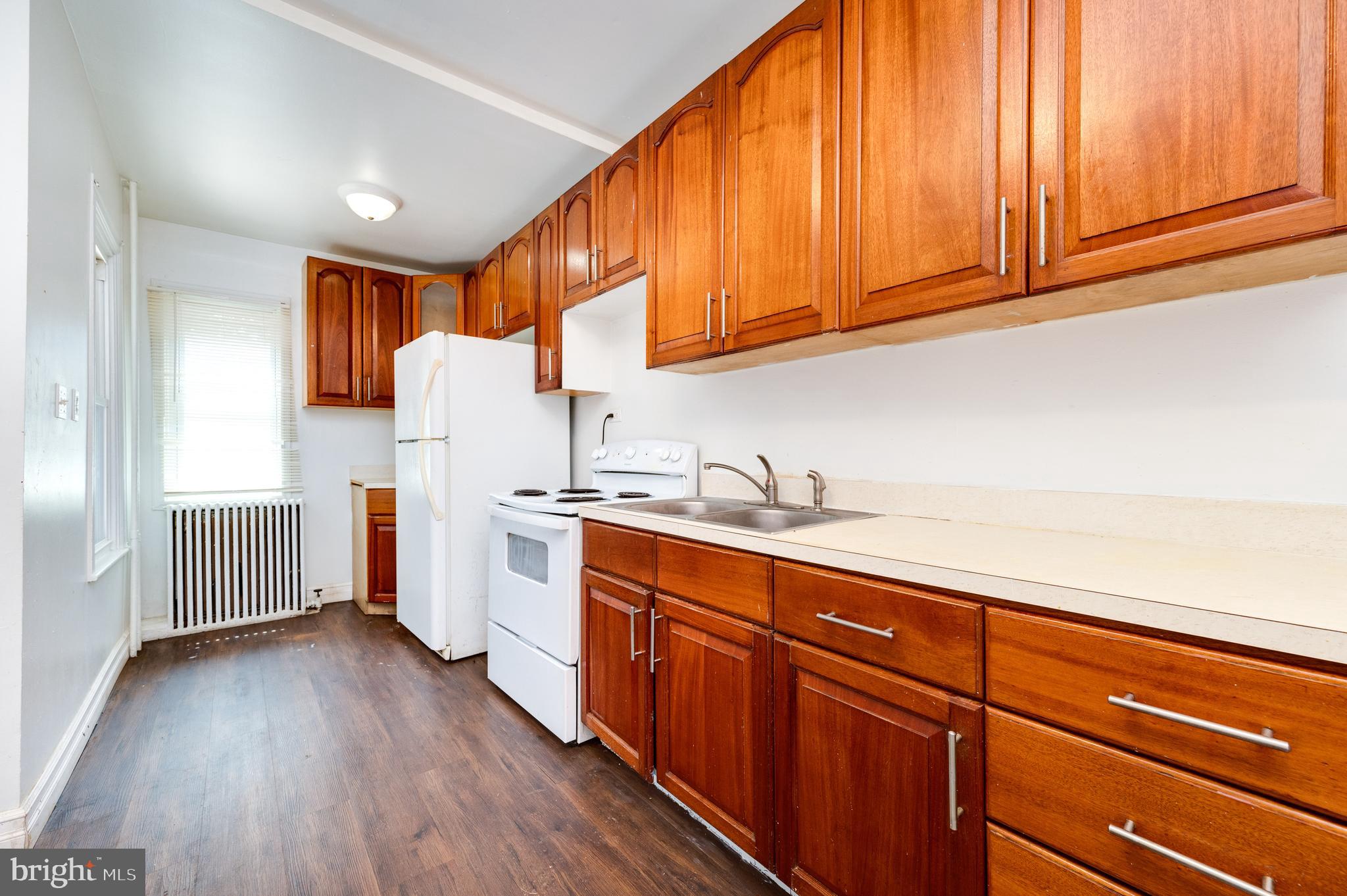 1242 Eckert Ave