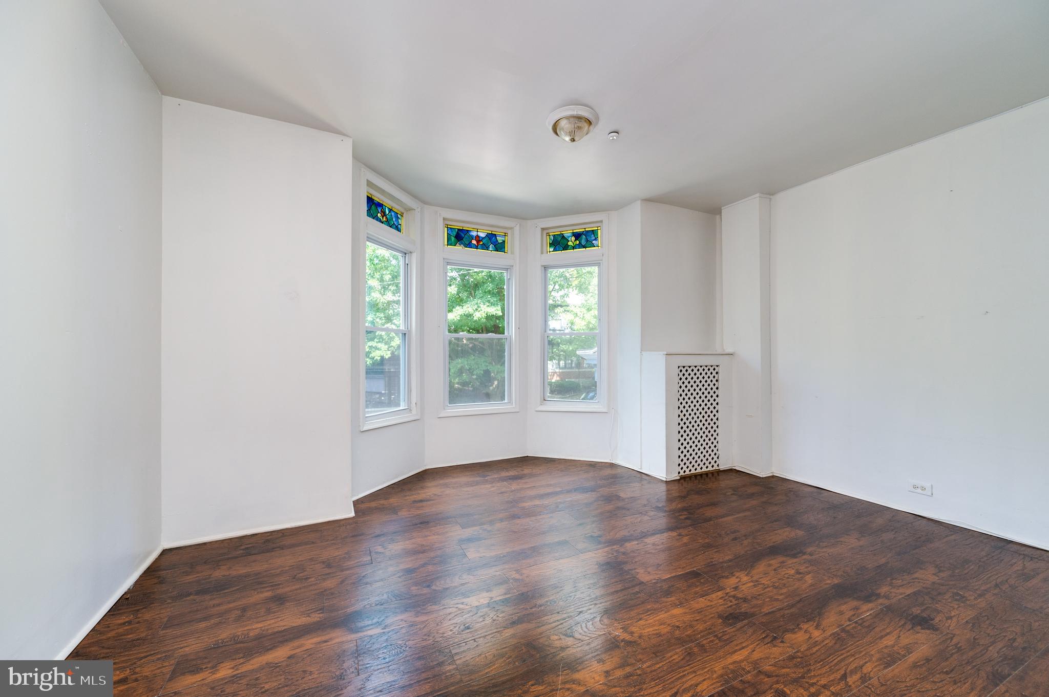1242 Eckert Ave