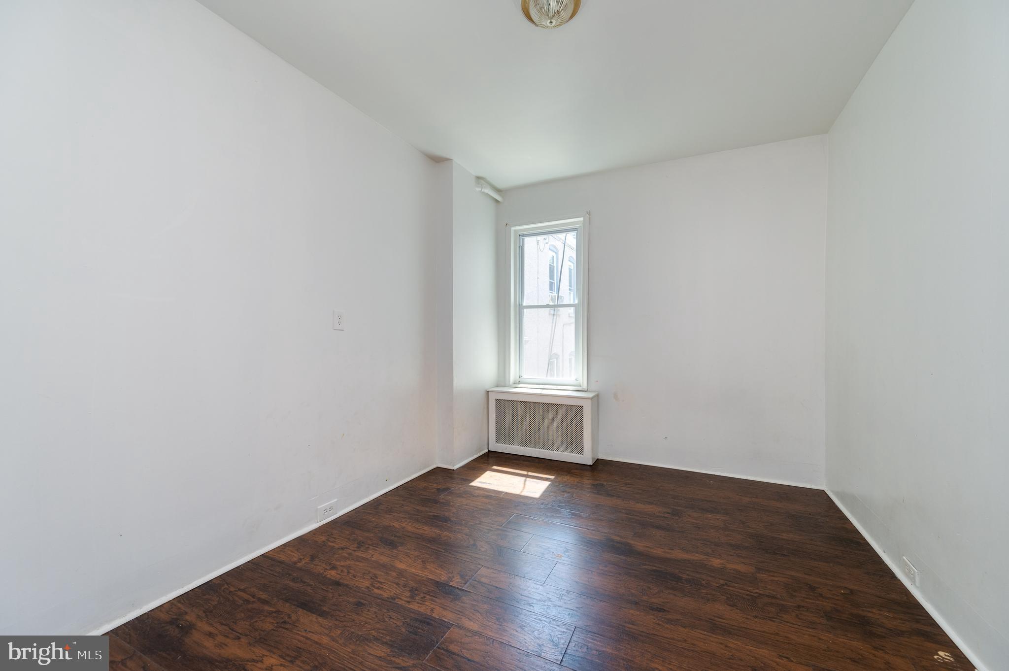 1242 Eckert Ave