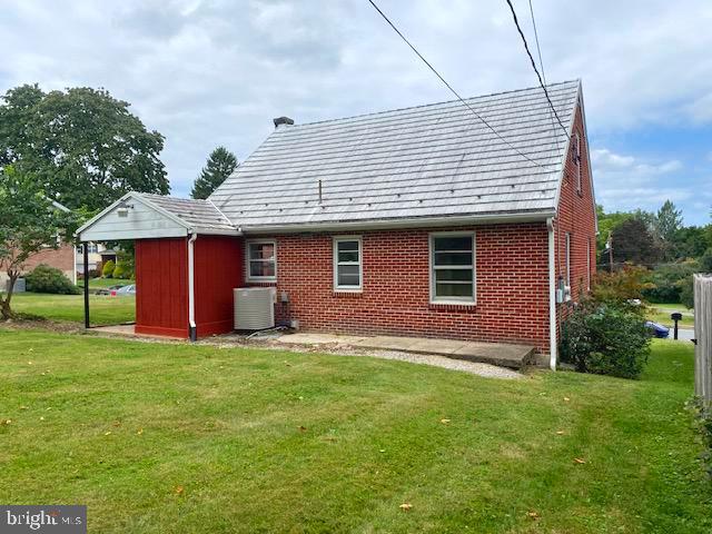 905 Crestview Ave