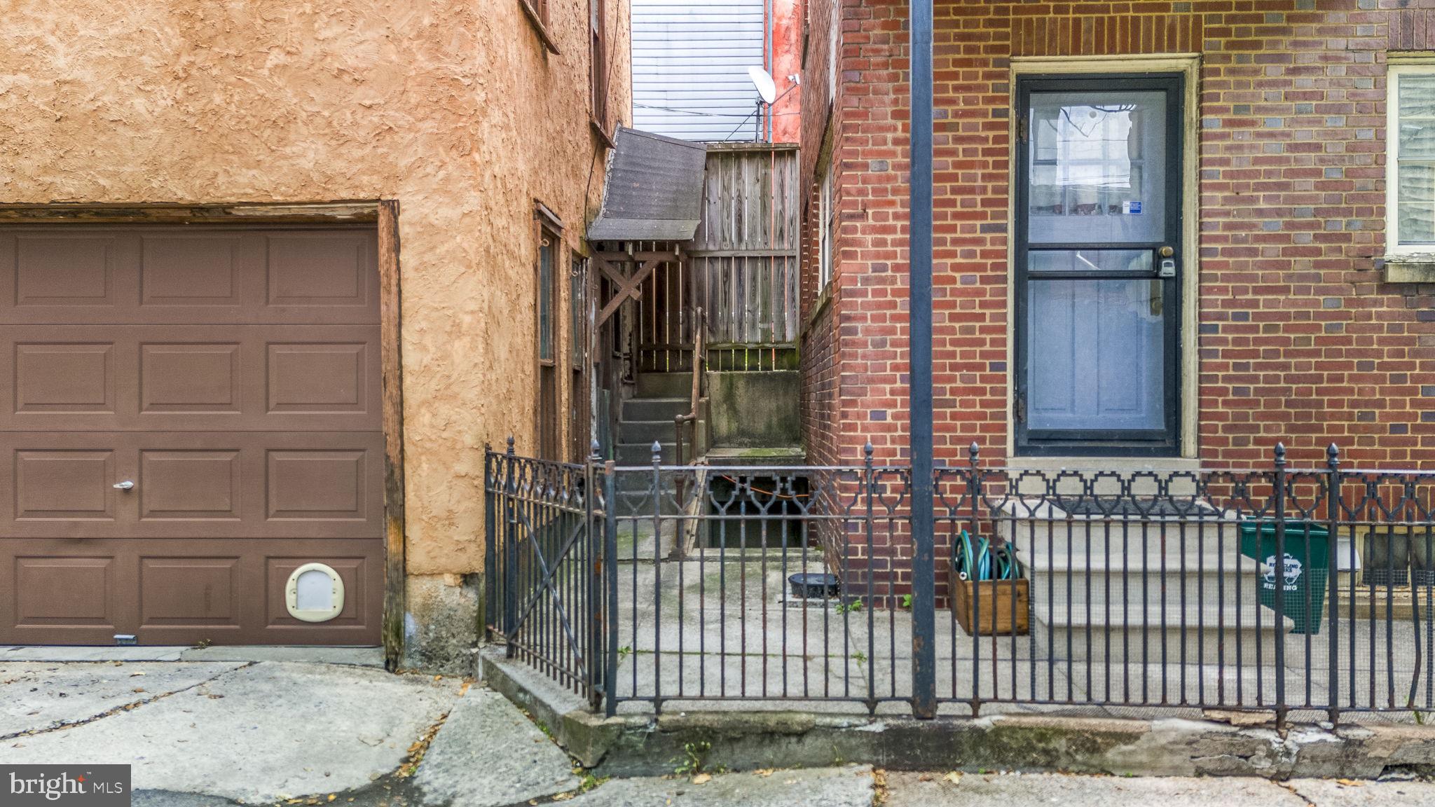 1041 Walnut St