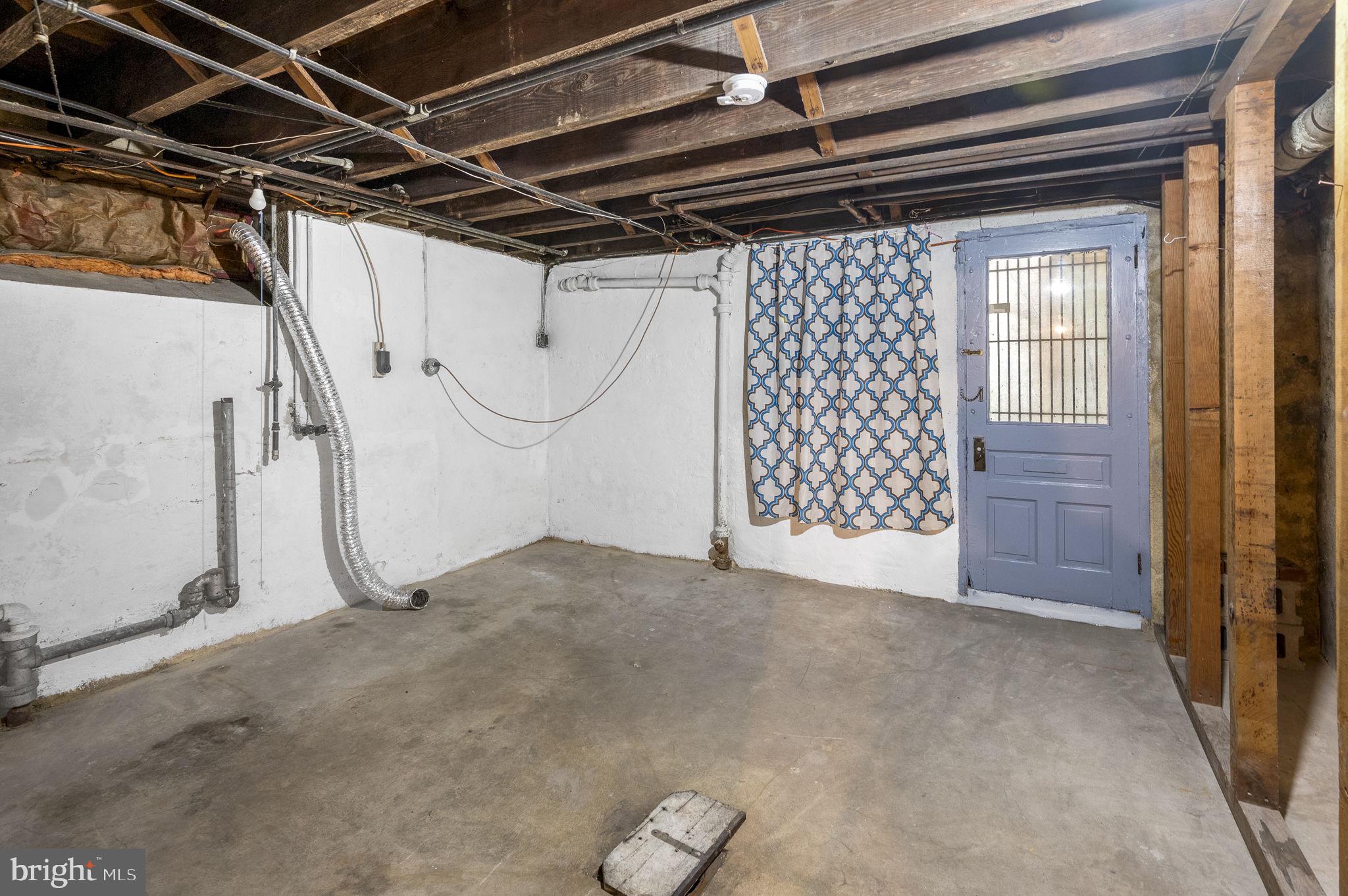 1041 Walnut St