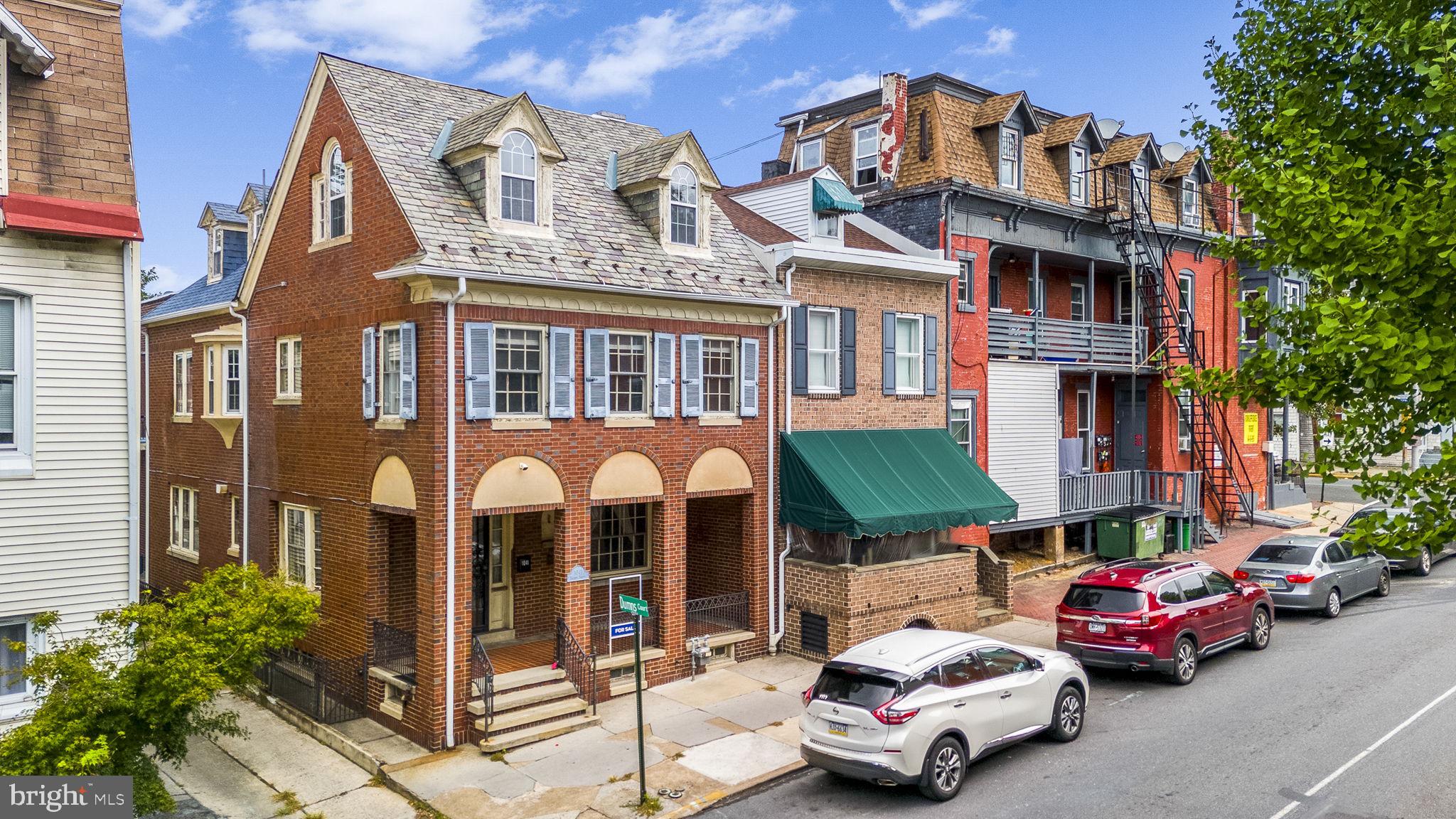 1041 Walnut St