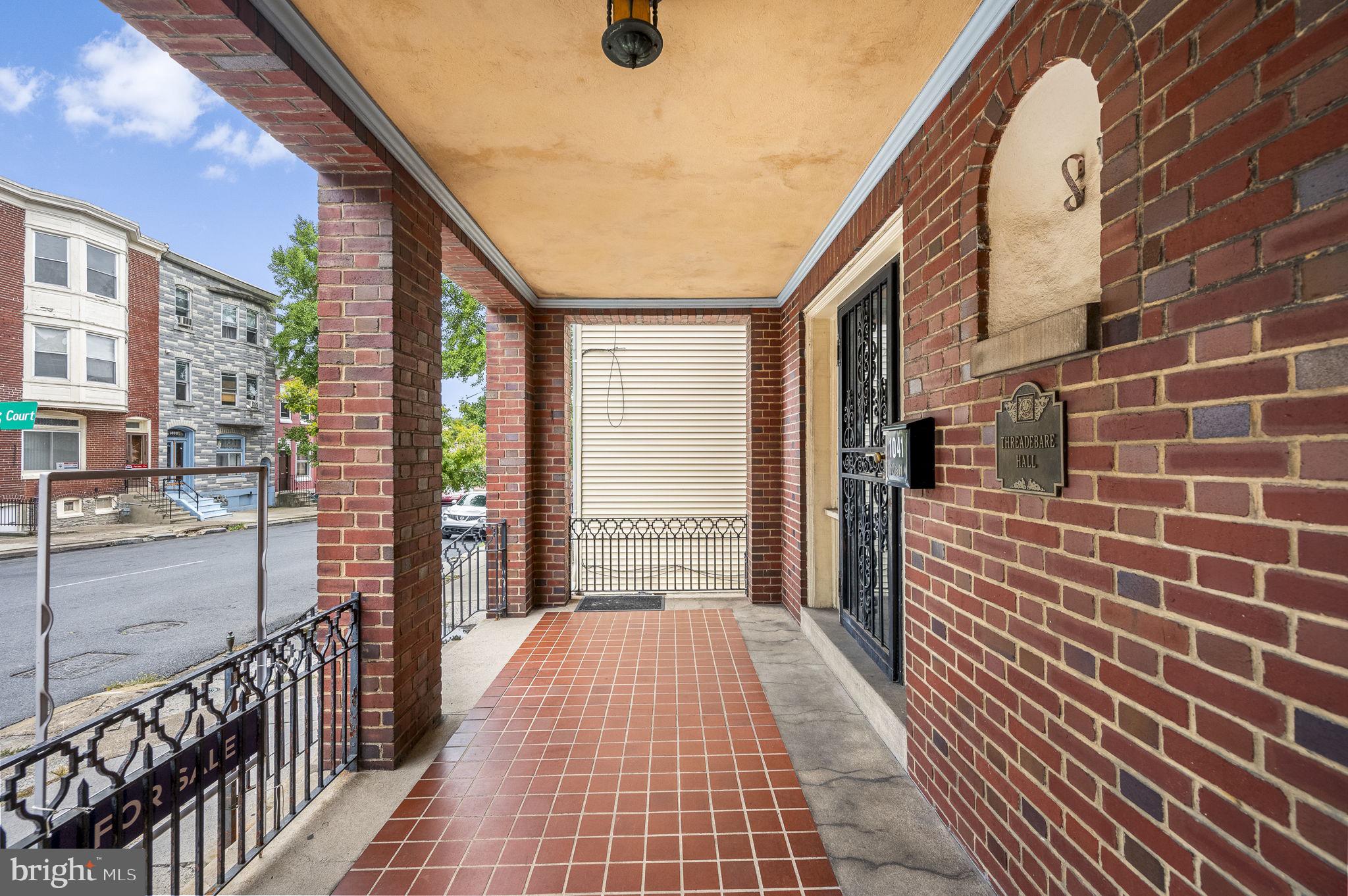 1041 Walnut St