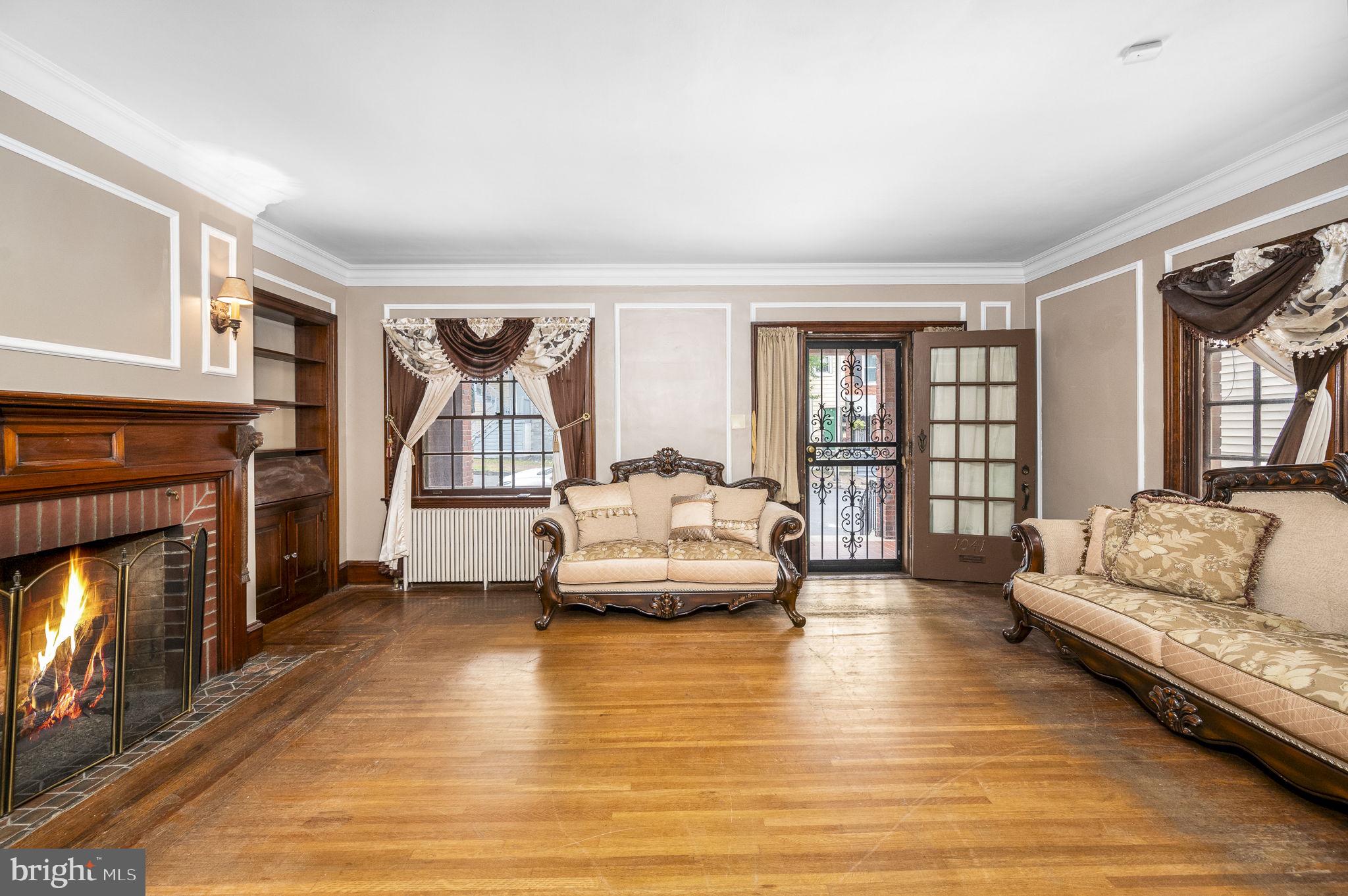 1041 Walnut St