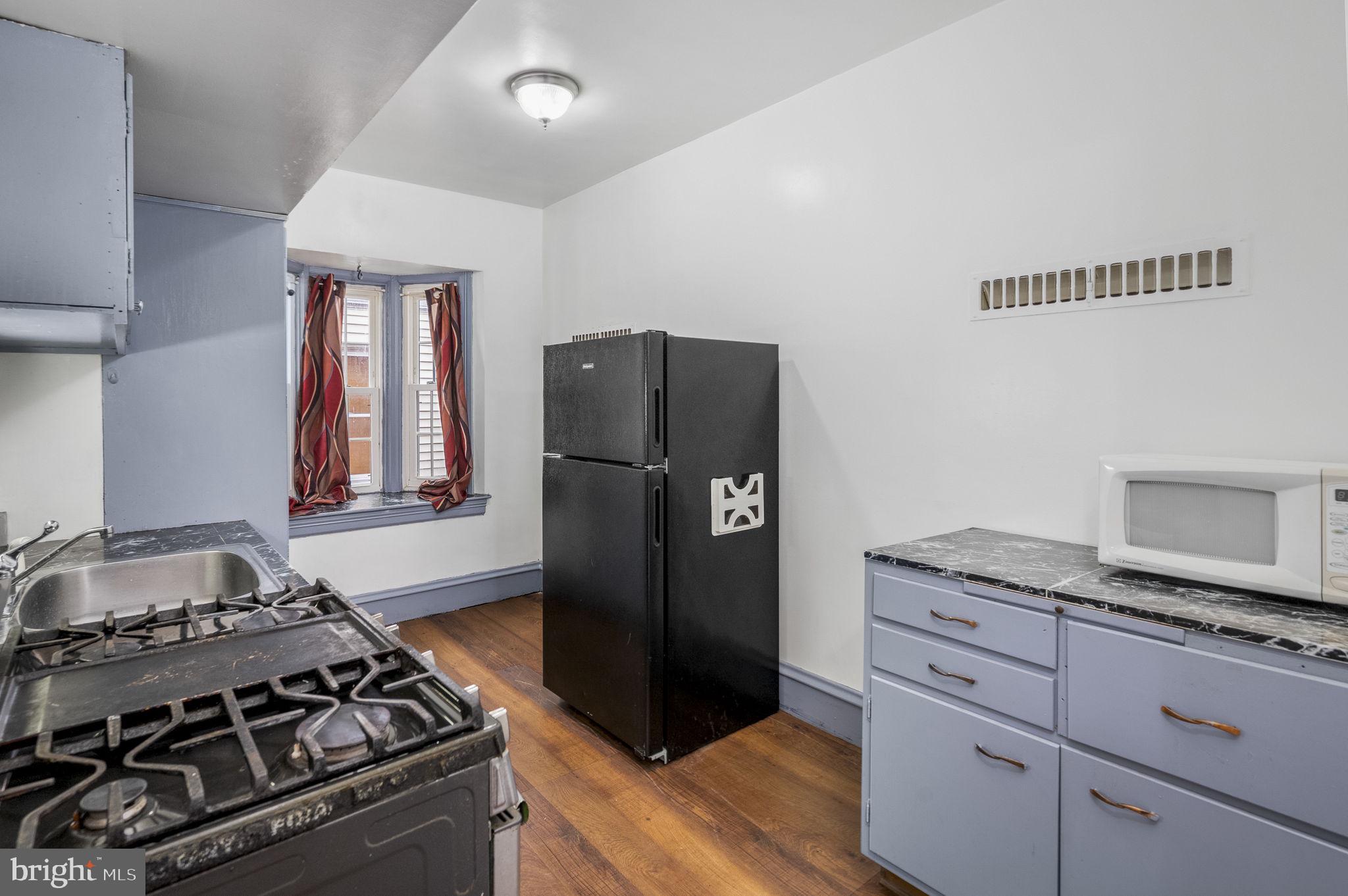 1041 Walnut St