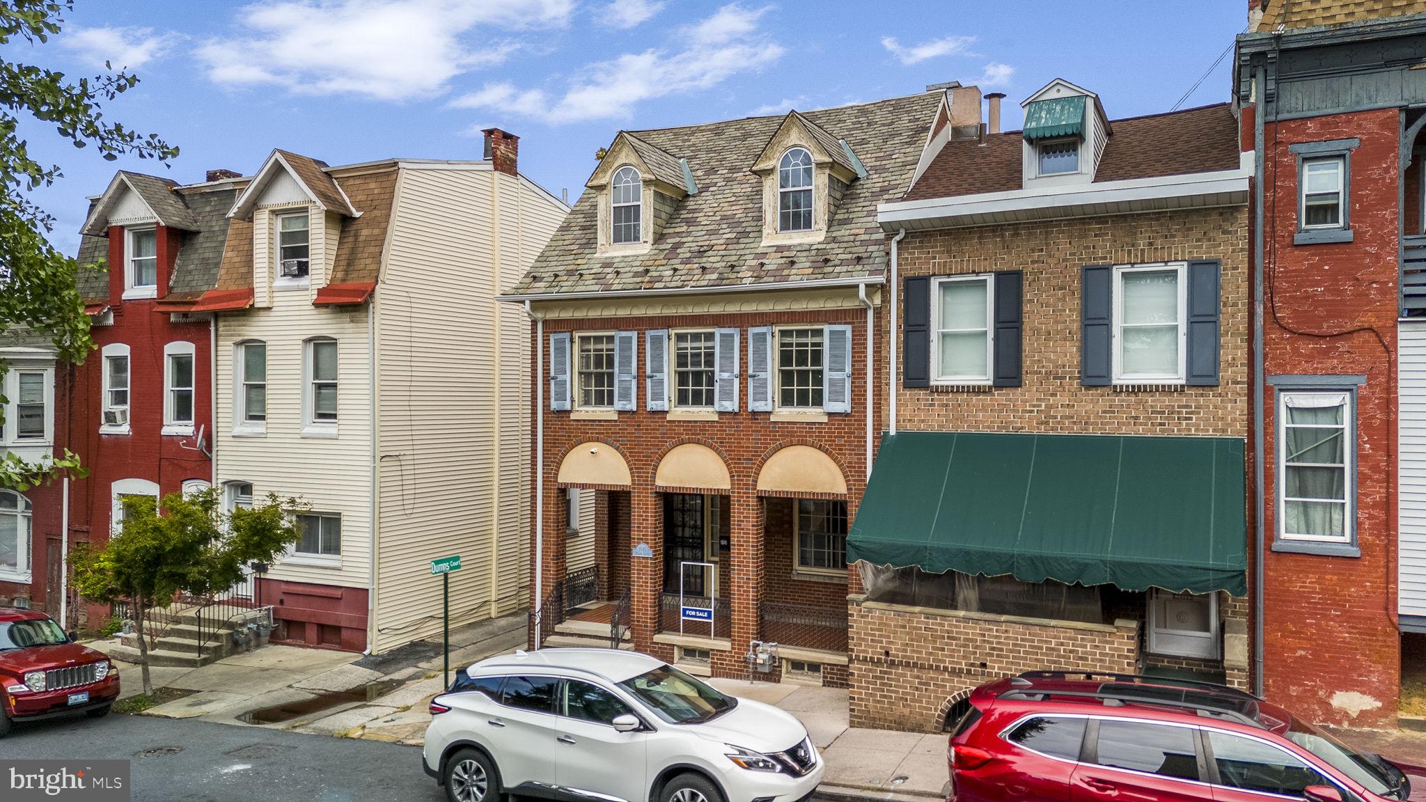 1041 Walnut St