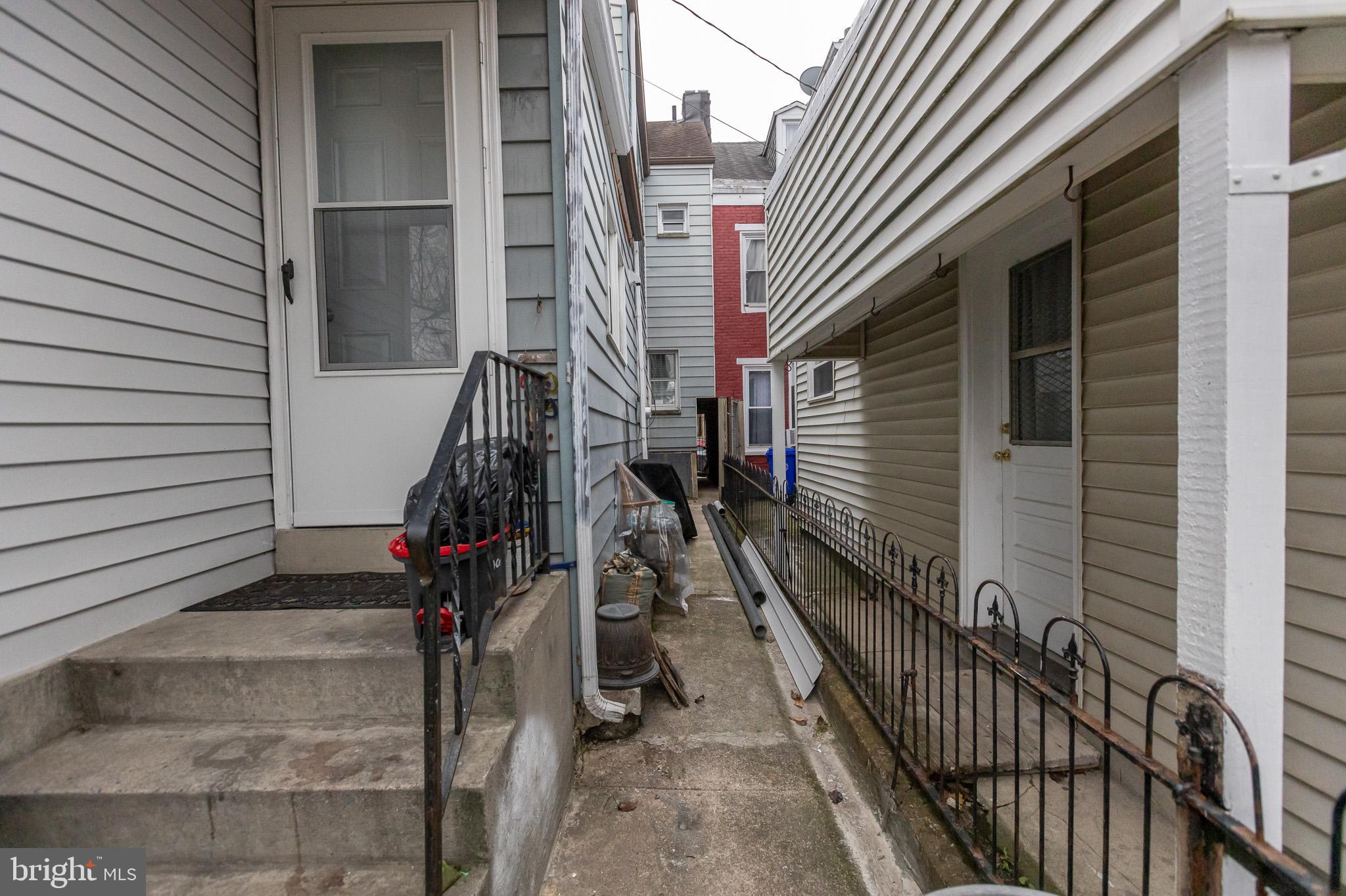 1133 Spring St