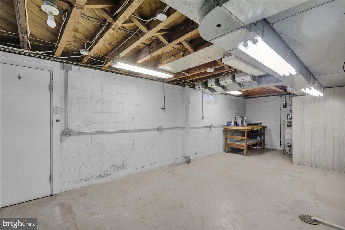 1403 COLLEGE AVENUE