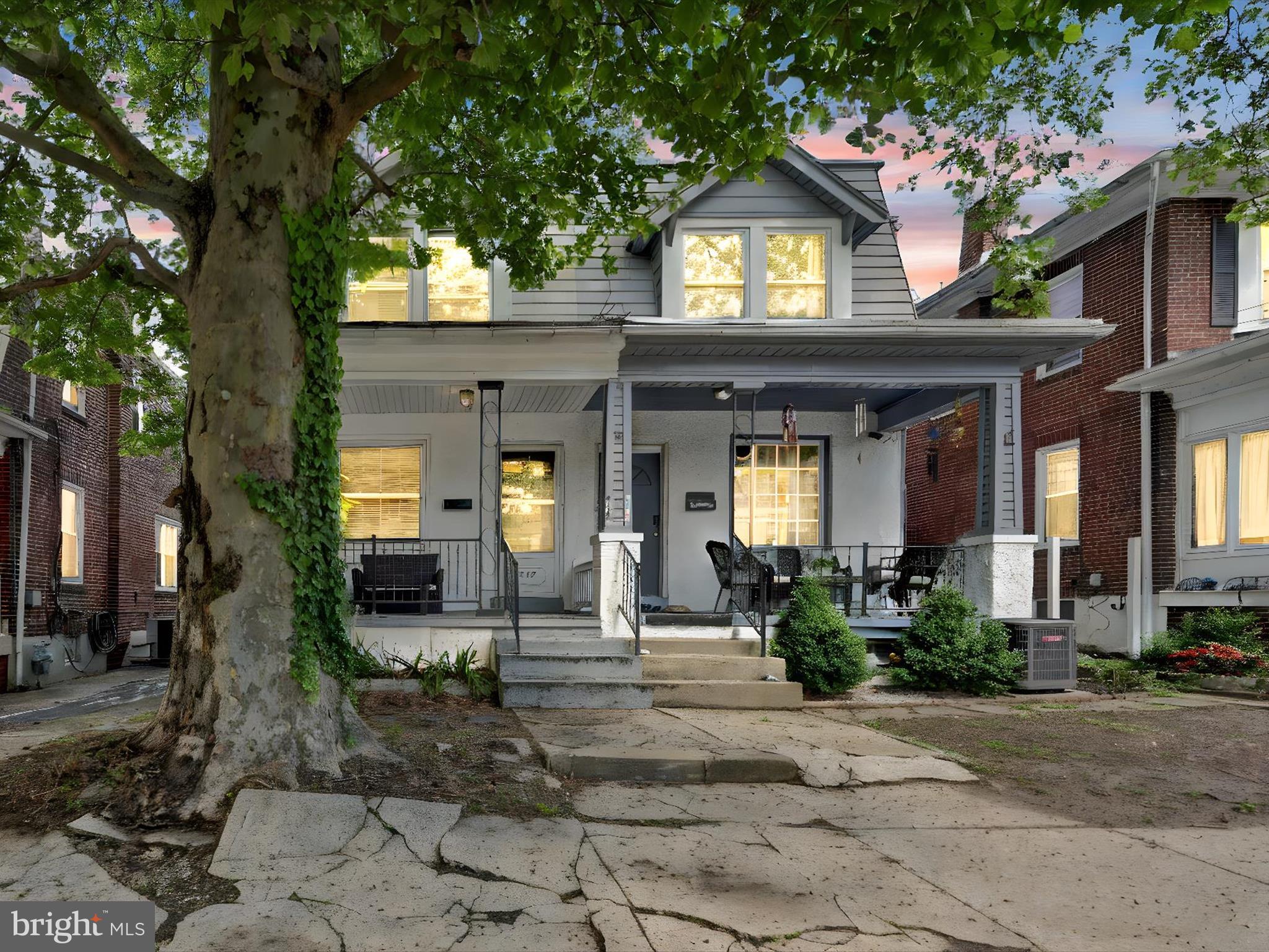 717 Crescent Ave