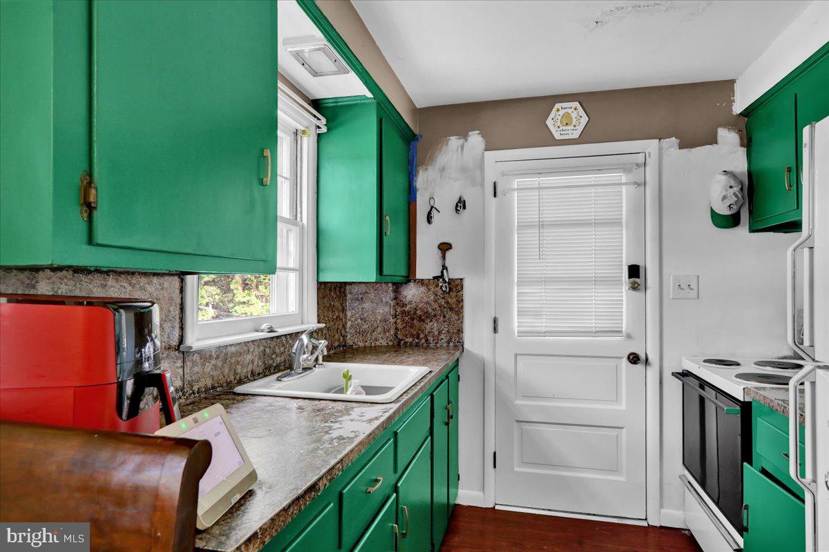 3403 STOUDTS FERRY BRIDGE ROAD