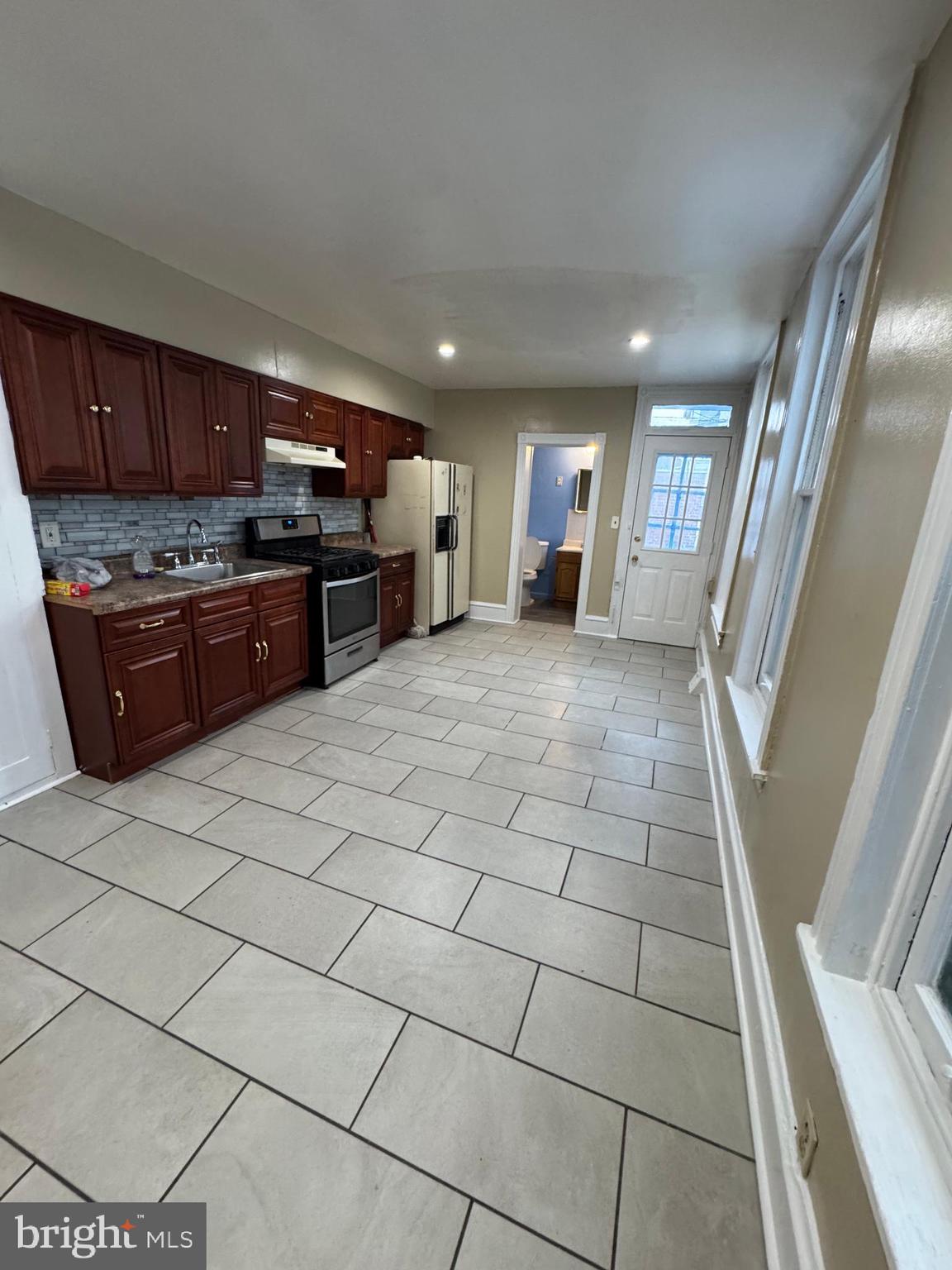 218 W Oley St