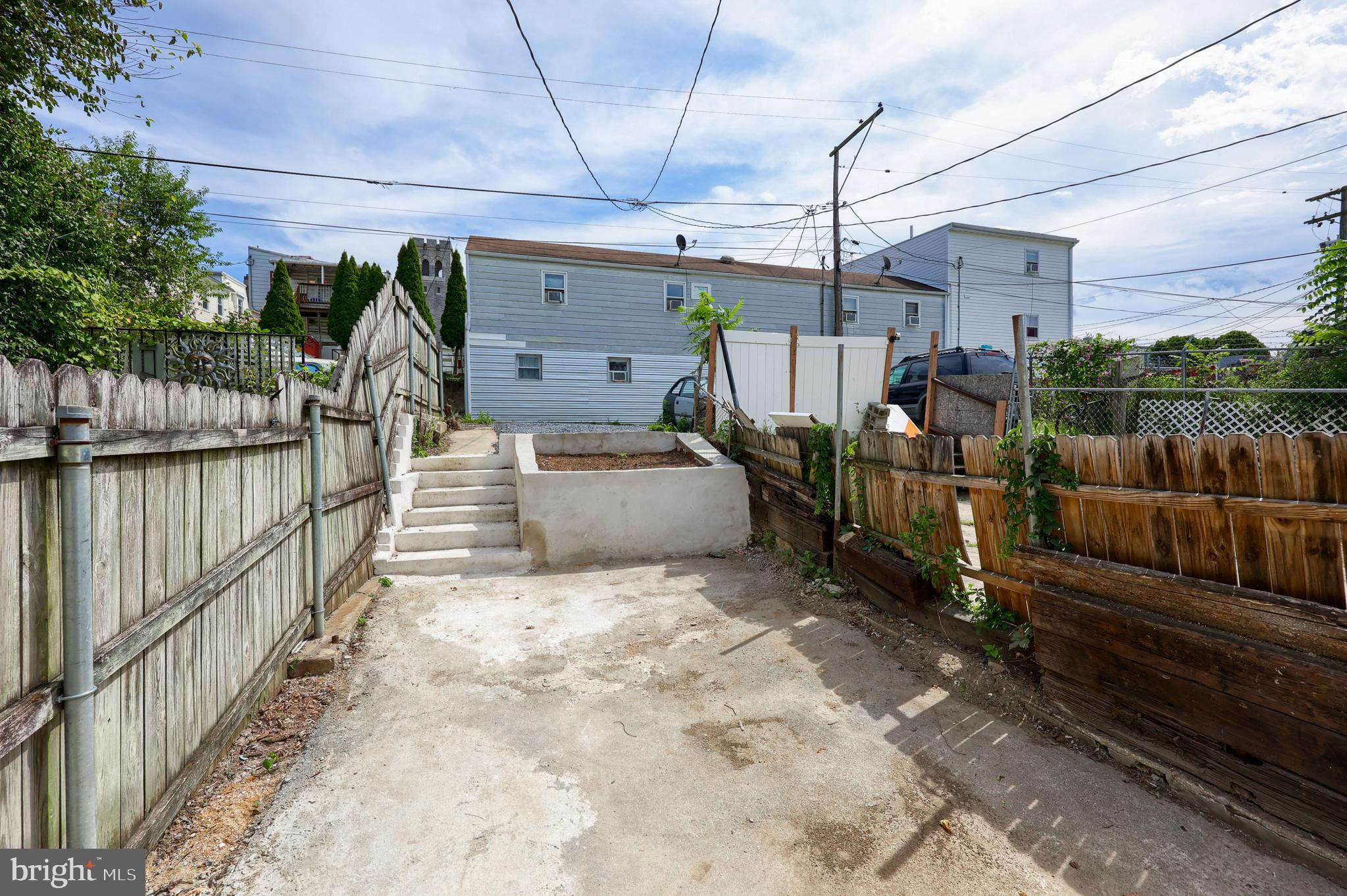 2155 ADAMS STREET