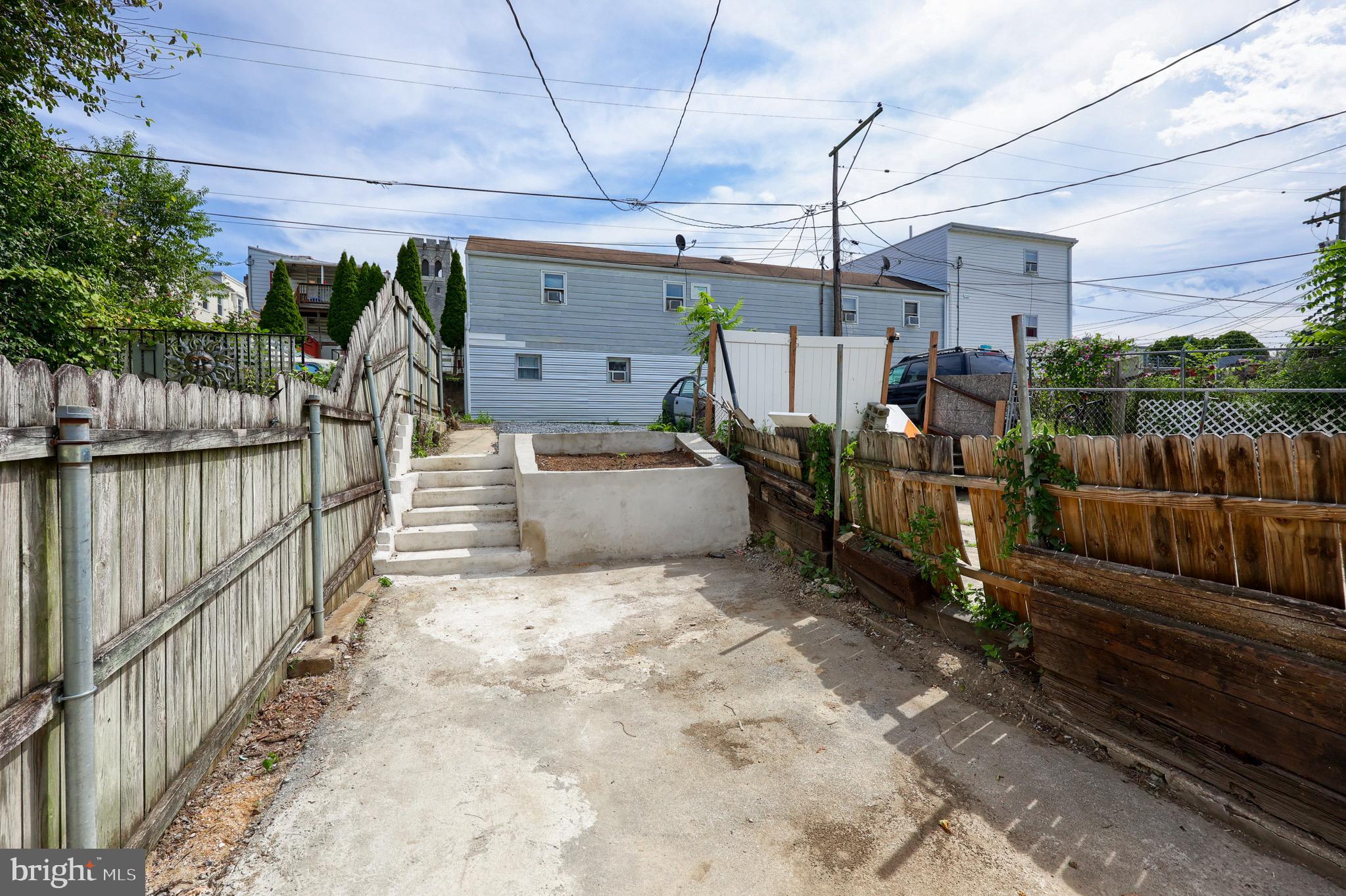 2155 ADAMS STREET