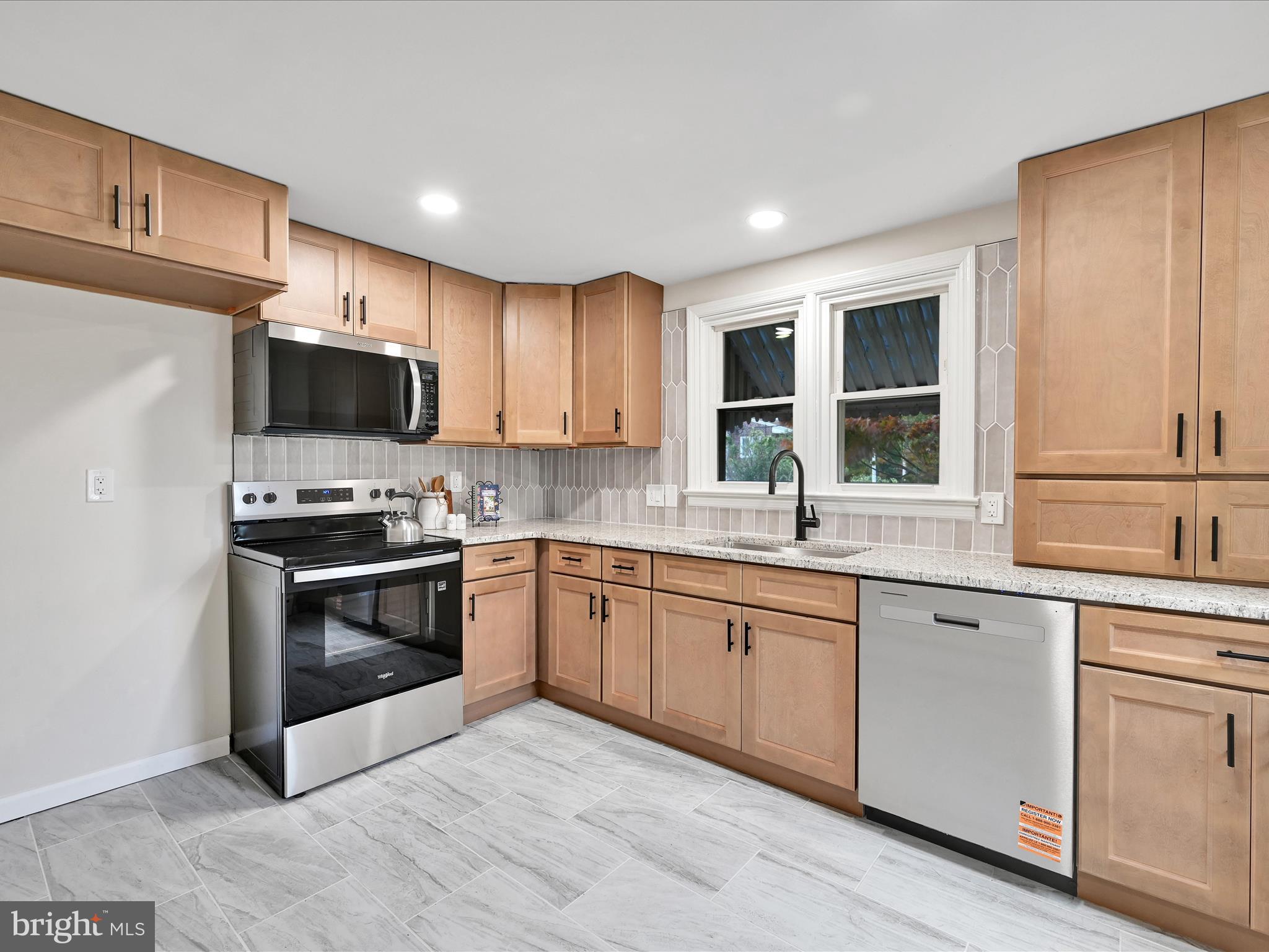 1609 FAYETTE AVENUE