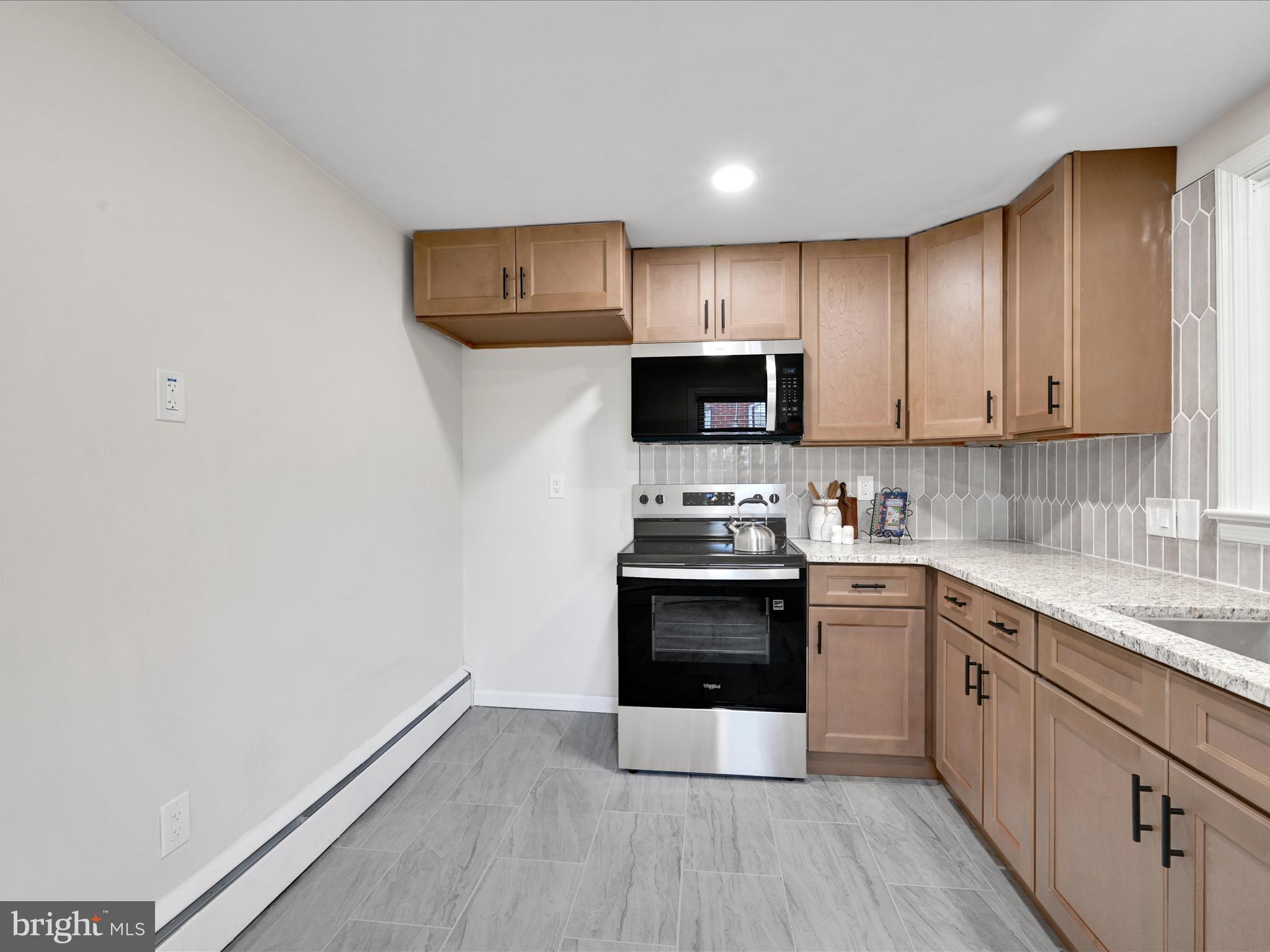 1609 FAYETTE AVENUE