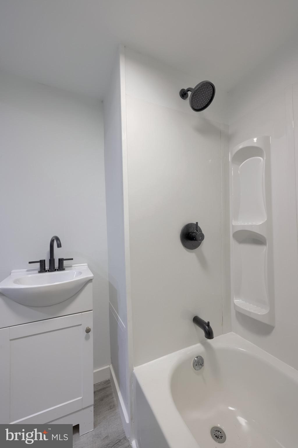 1047 MUHLENBERG STREET