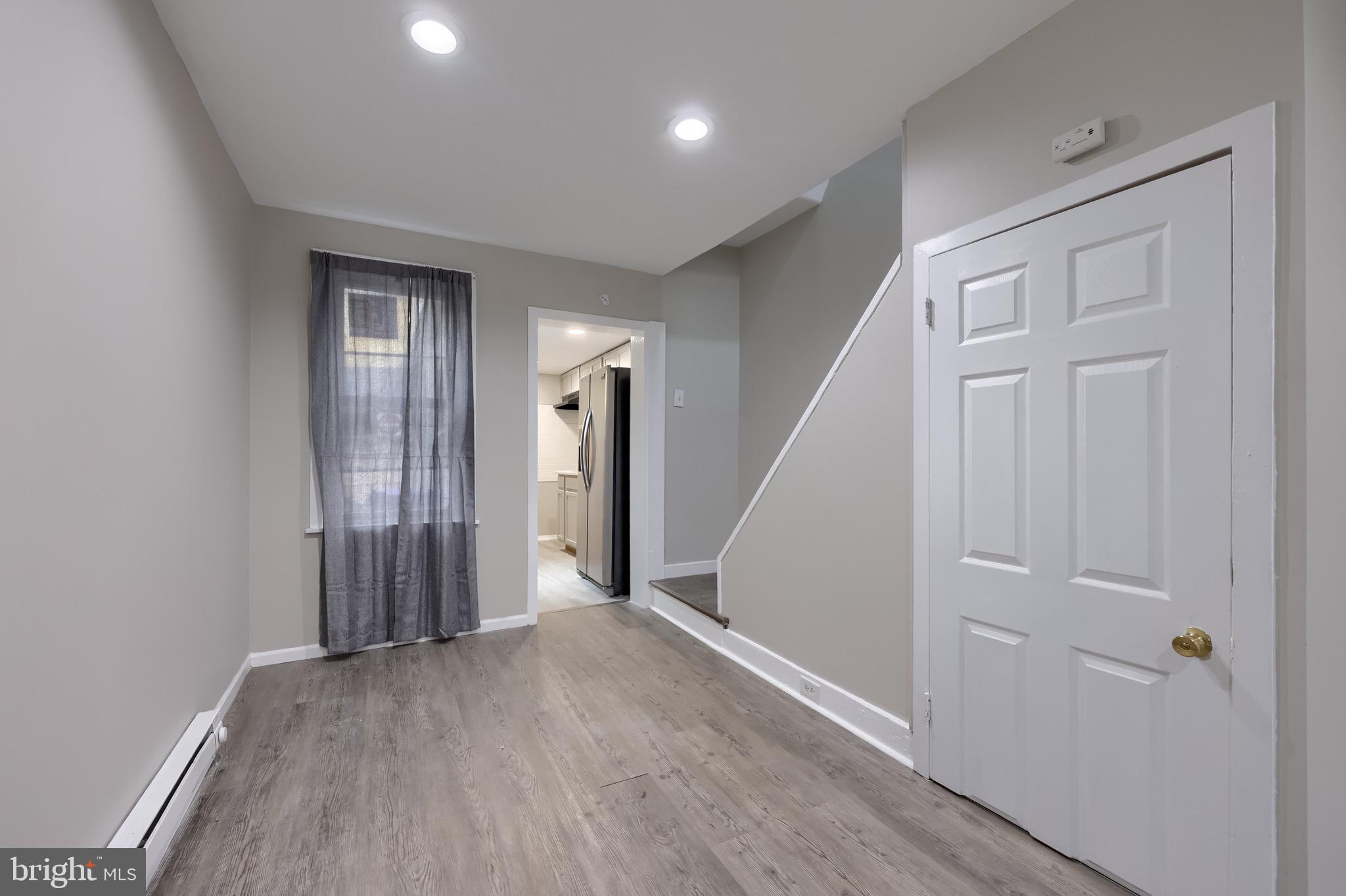 1047 MUHLENBERG STREET