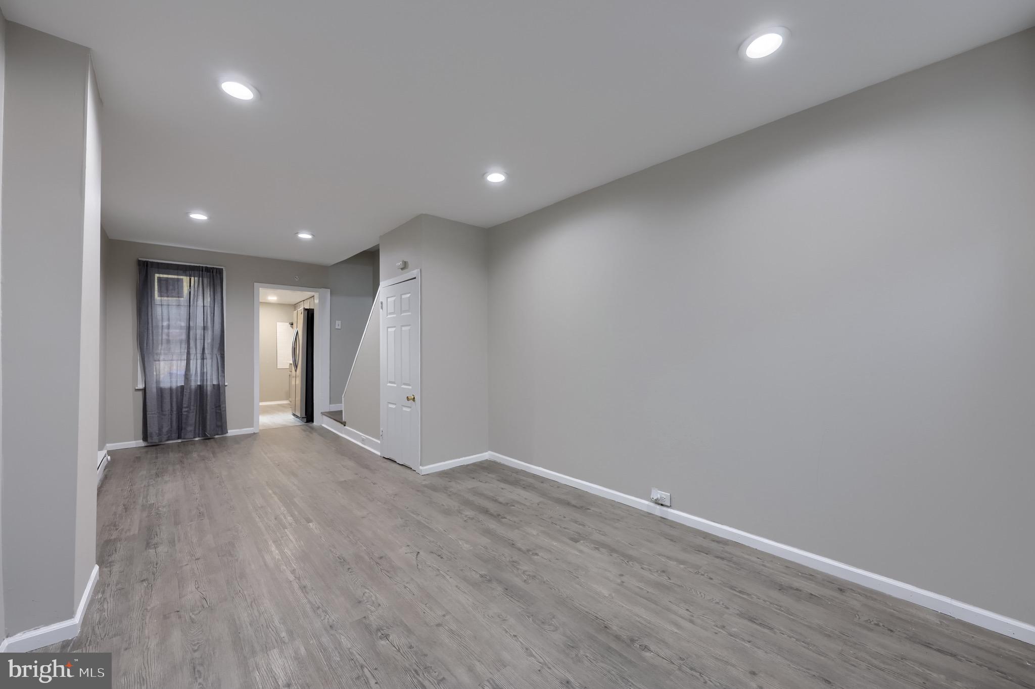 1047 MUHLENBERG STREET